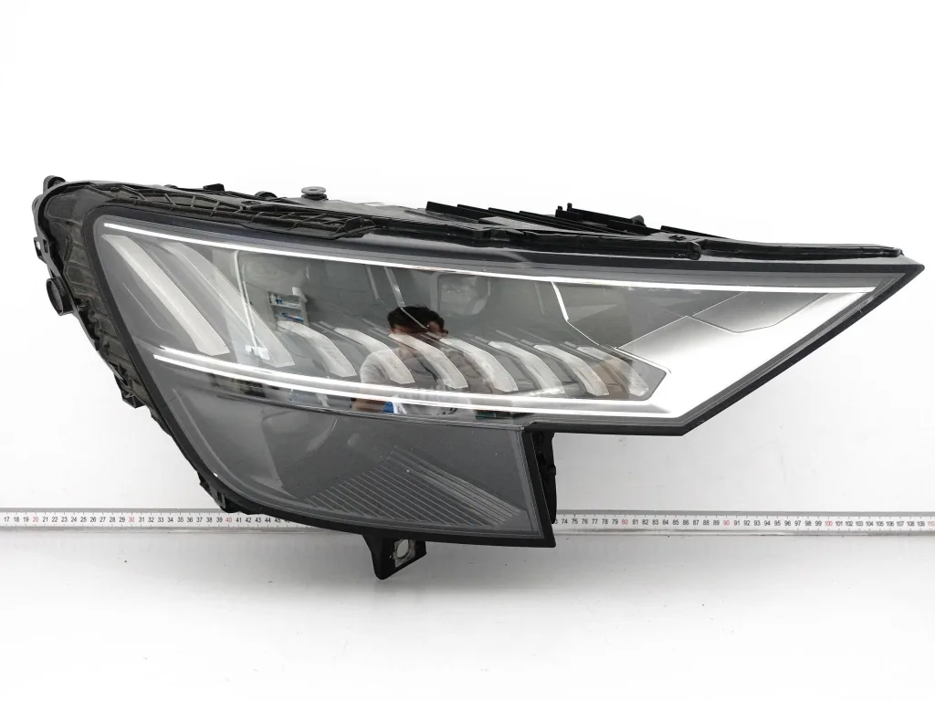 AUDI Q8 SQ8 4M8 18-23 LAMPA MATRIX FULL LED PRAWA PRZÓD EUROPA AUDI Q8 SQ8 4M8 18-23 LAMPA MATRIX FULL LED PRAWA PRZÓD EUROPA