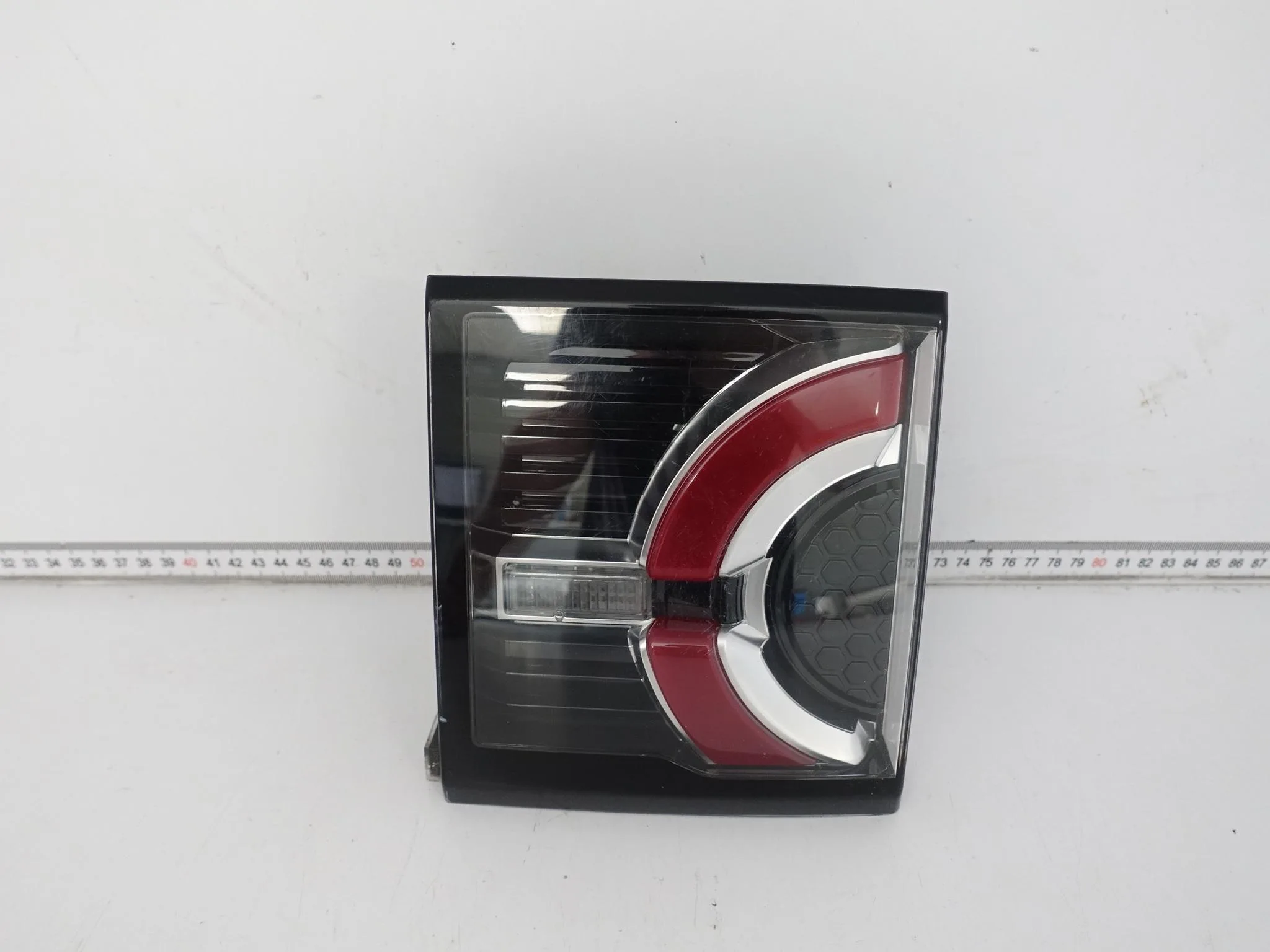 LAND ROVER DISCOVERY SPORT L550 14-19 LAMPA LED LEWA W KLAPĘ TYŁ EUROPA LAND ROVER DISCOVERY SPORT L550 14-19 LAMPA LED LEWA W KLAPĘ TYŁ EUROPA