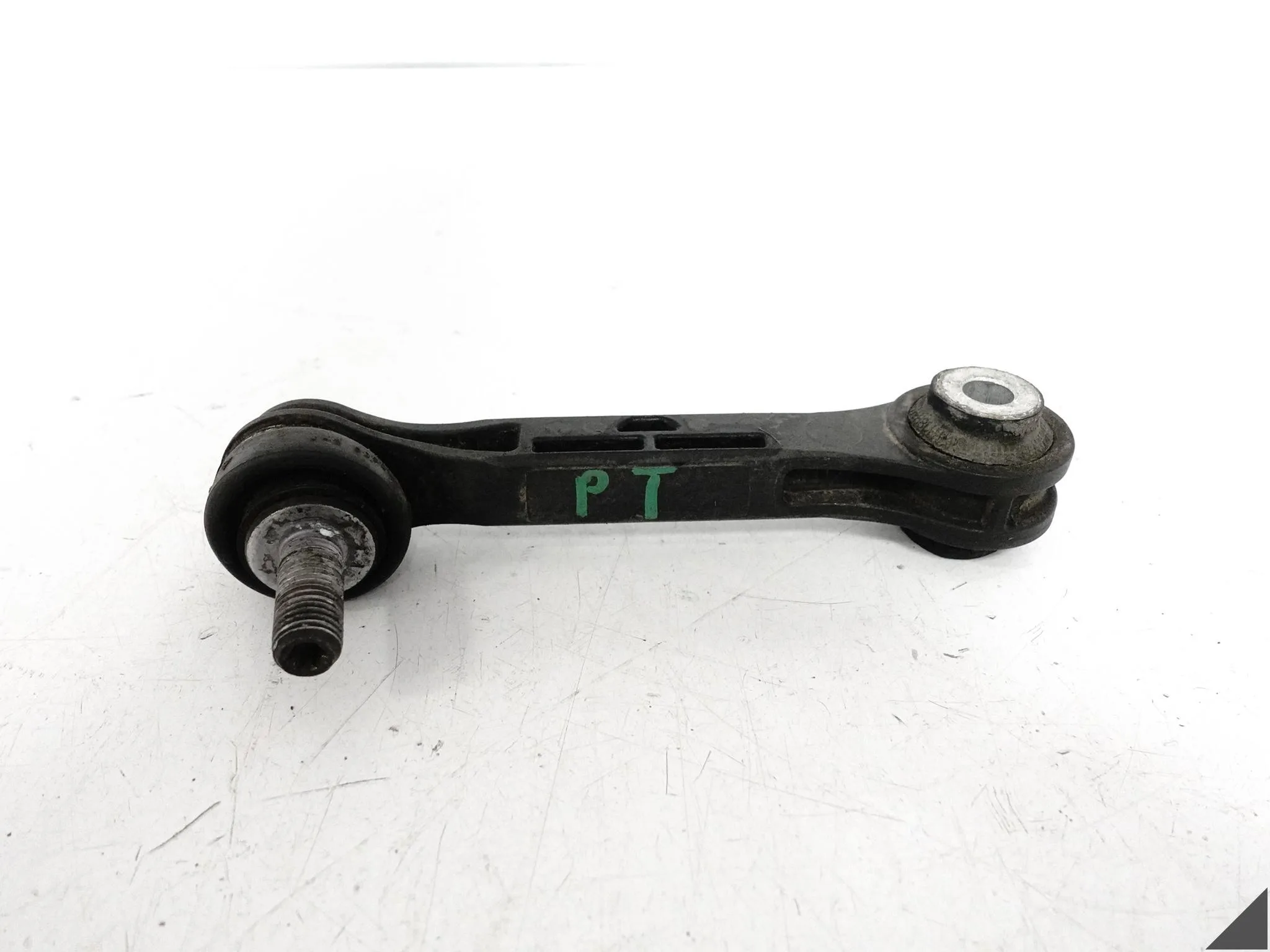 BMW G30 G31 G32 G11 G12 G14 G15 G16 ŁĄCZNIK STABILIZATORA TYŁ L = R 6861482 BMW G30 G31 G32 G11 G12 G14 G15 G16 ŁĄCZNIK STABILIZATORA TYŁ L = R 6861482