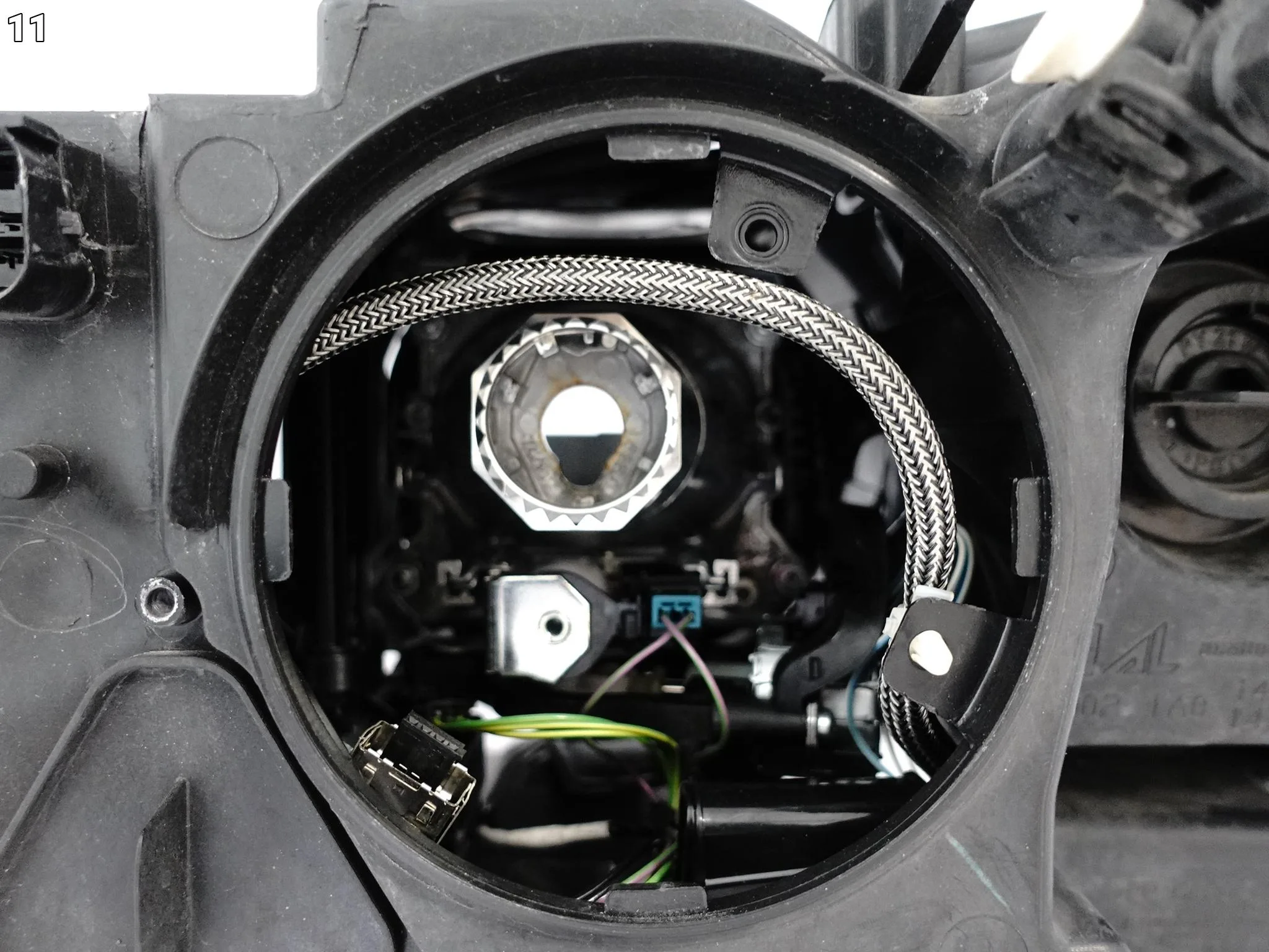 BMW X3 F25 10-14 VFL LAMPA XENON + LED AHL SKRĘTNA DYNAMIC PRAWA PRZÓD EU BMW X3 F25 10-14 VFL LAMPA XENON + LED AHL SKRĘTNA DYNAMIC PRAWA PRZÓD EU - obrazek 12