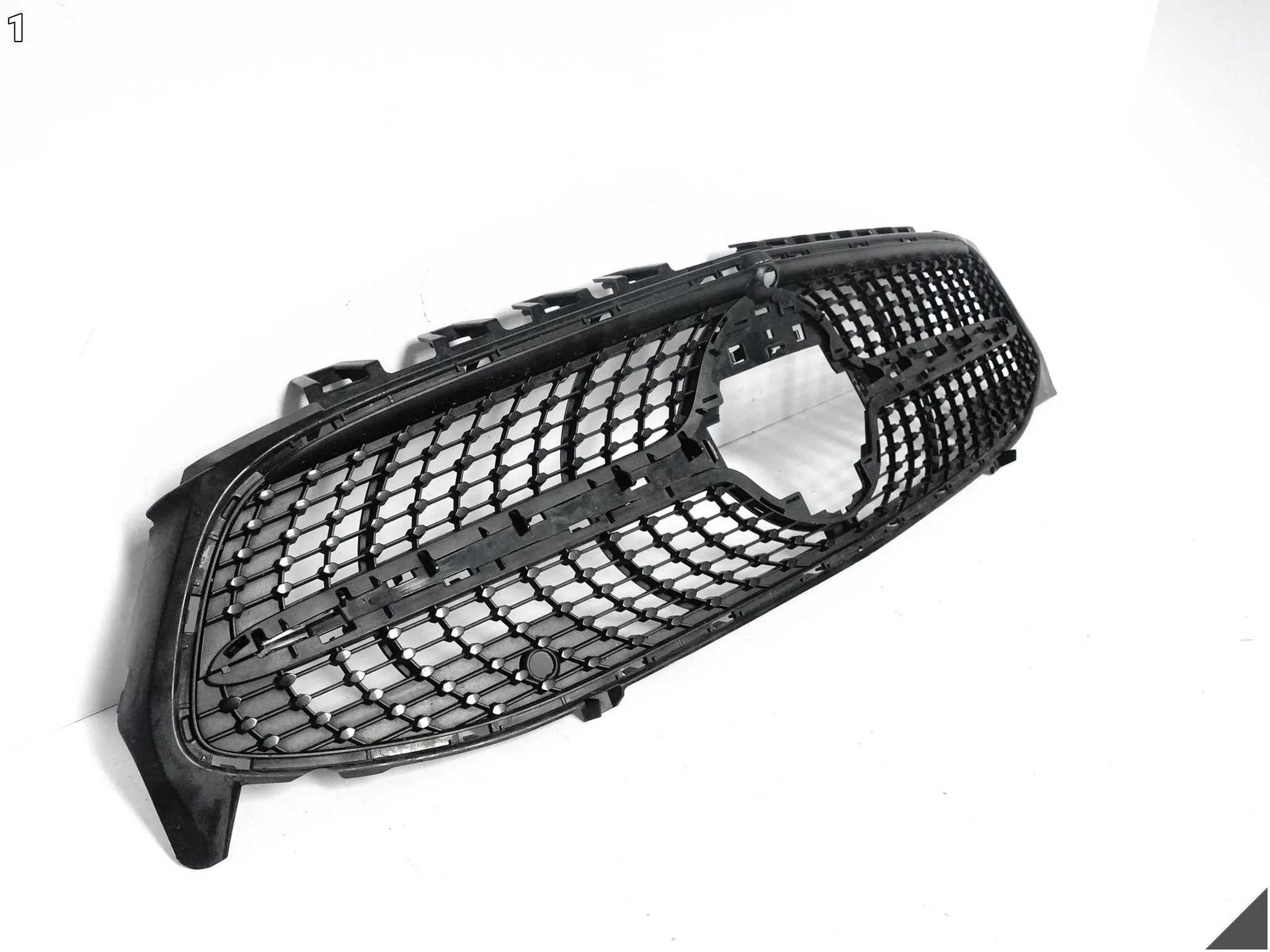 MERCEDES CLA C118 II 2 X118 AMG 19-22 DIAMOND ZDERZAK GRILL ATRAPA PRZÓD MERCEDES CLA C118 II 2 X118 AMG 19-22 DIAMOND ZDERZAK GRILL ATRAPA PRZÓD - obrazek 2