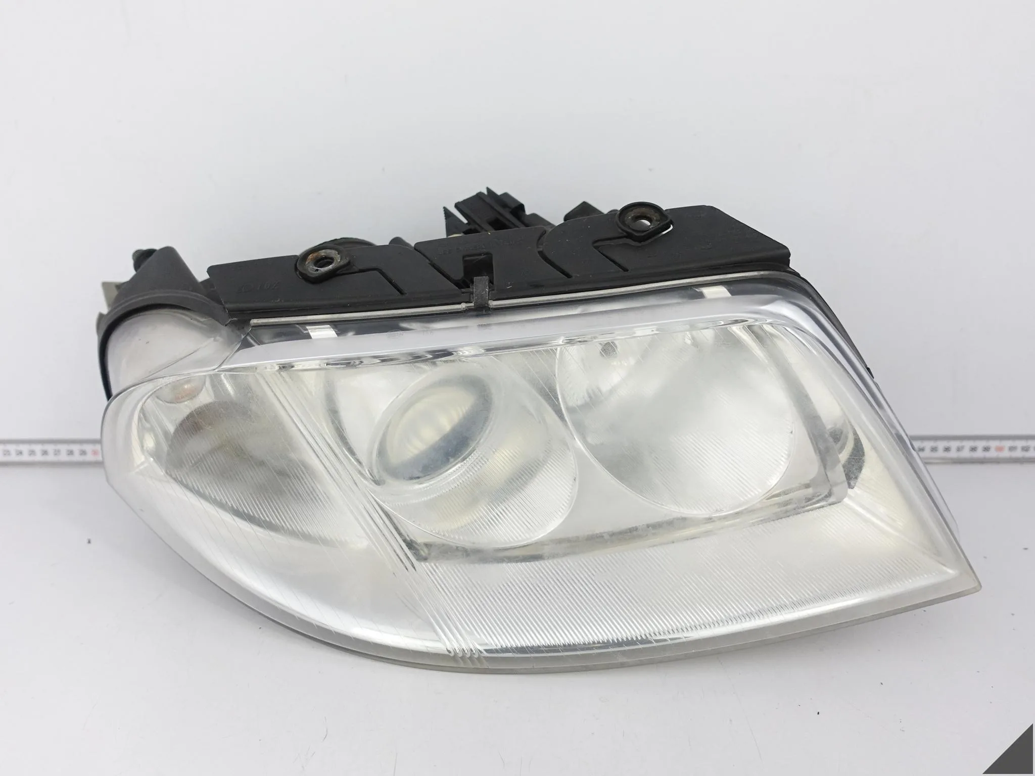 VW PASSAT 3B0 B5 LIFT 00-05 LAMPA ZWYKŁA HALOGEN PRAWA PRZÓD EUROPA HELLA VW PASSAT 3B0 B5 LIFT 00-05 LAMPA ZWYKŁA HALOGEN PRAWA PRZÓD EUROPA HELLA