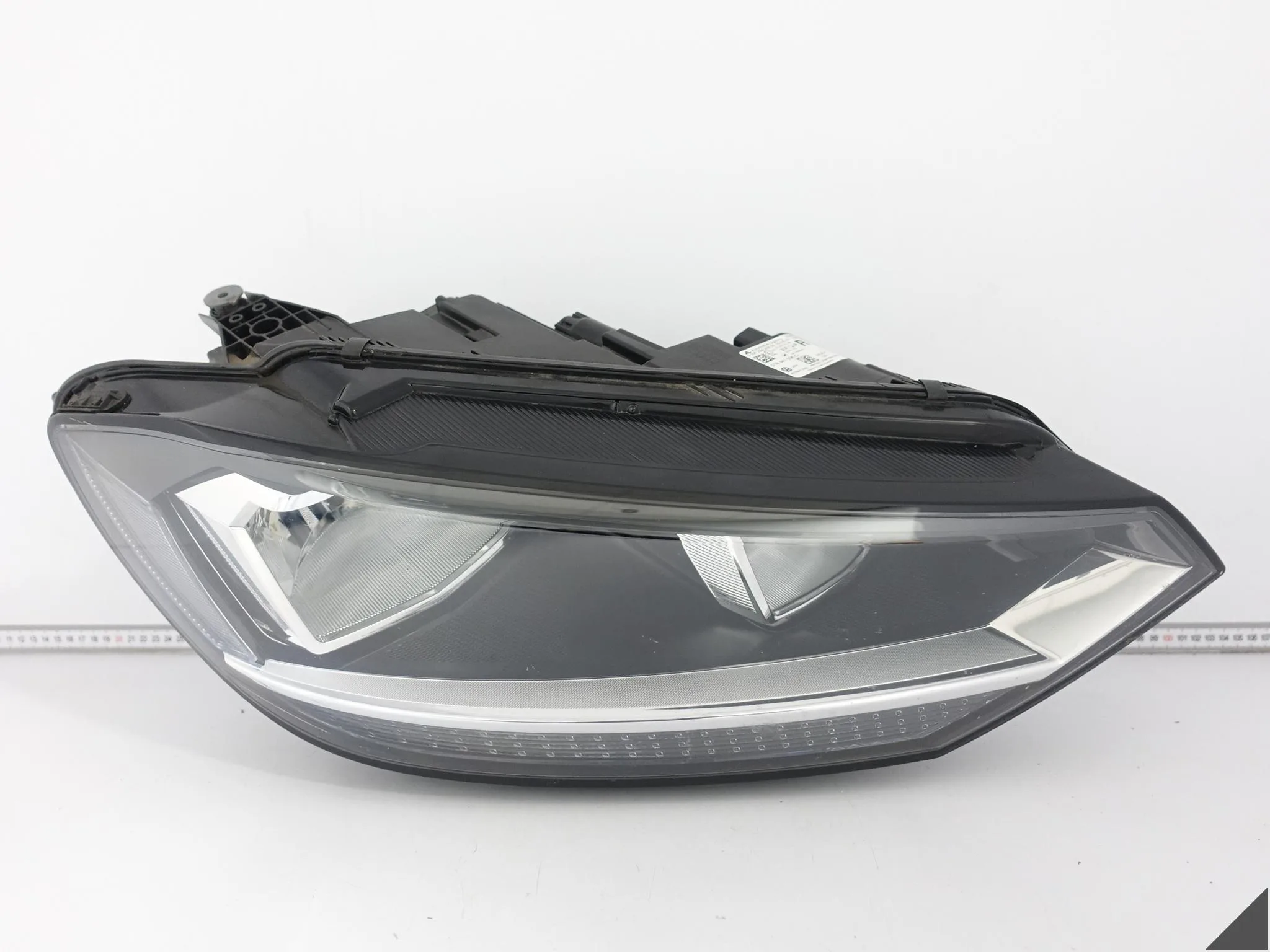 VW TOURAN 5TB (II GENERACJA) 15- LAMPA ZWYKŁA HALOGEN PRAWA PRZÓD EUROPA VW TOURAN 5TB (II GENERACJA) 15- LAMPA ZWYKŁA HALOGEN PRAWA PRZÓD EUROPA