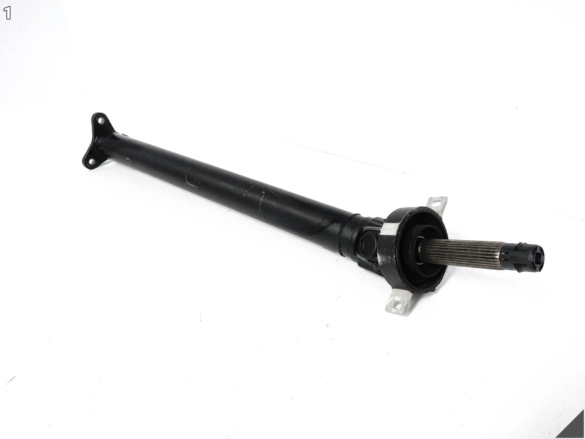 BMW 5 G30 G31 17-20 WAŁ NAPĘDOWY MANUALNA SKRZYNIA BIEGÓW TYŁ 8685910 BMW 5 G30 G31 17-20 WAŁ NAPĘDOWY MANUALNA SKRZYNIA BIEGÓW TYŁ 8685910 - obrazek 2