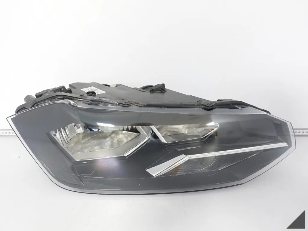 VW POLO VI 6 2G0 17- LAMPA ZWYKŁA H7 PRAWA EUROPA