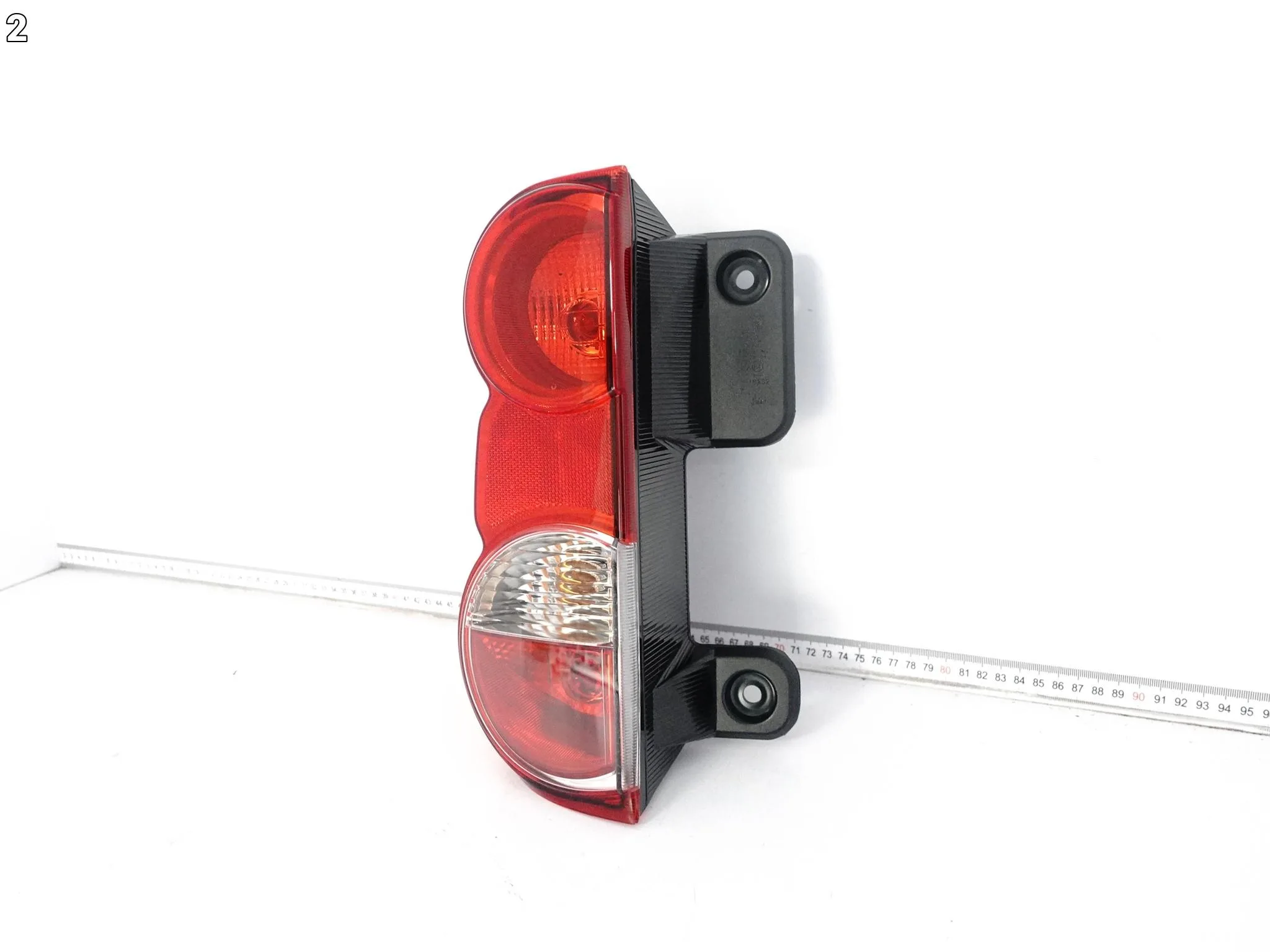 NISSAN NV200 M20 X11M 09- LAMPA LEWA TYŁ EUROPA NISSAN NV200 M20 X11M 09- LAMPA LEWA TYŁ EUROPA - obrazek 3