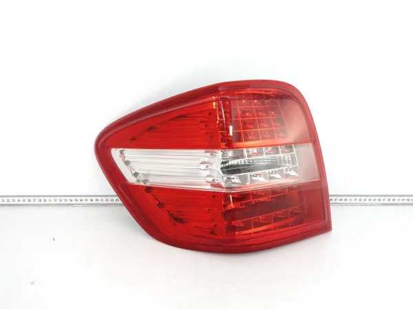 MERCEDES ML II W164 LIFT / MOPF 08-11 LAMPA LED LEWA TYŁ EUROPA MERCEDES ML II W164 LIFT / MOPF 08-11 LAMPA LED LEWA TYŁ EUROPA