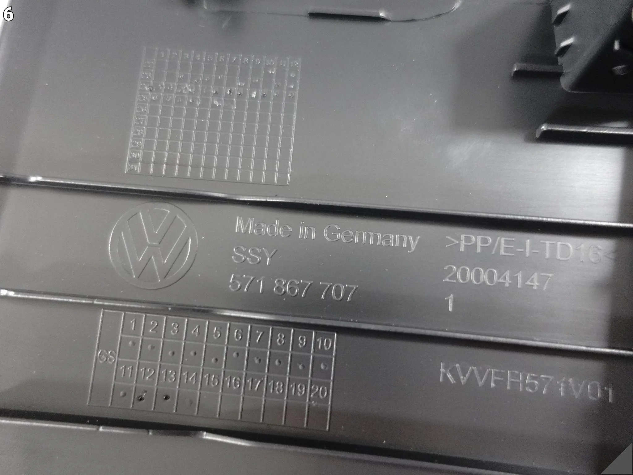 VW TIGUAN CT1 III 571 24- TAPICERKA OSŁONA LISTWA KLAPY BAGAŻNIKA 4PK VW TIGUAN CT1 III 571 24- TAPICERKA OSŁONA LISTWA KLAPY BAGAŻNIKA 4PK - obrazek 7