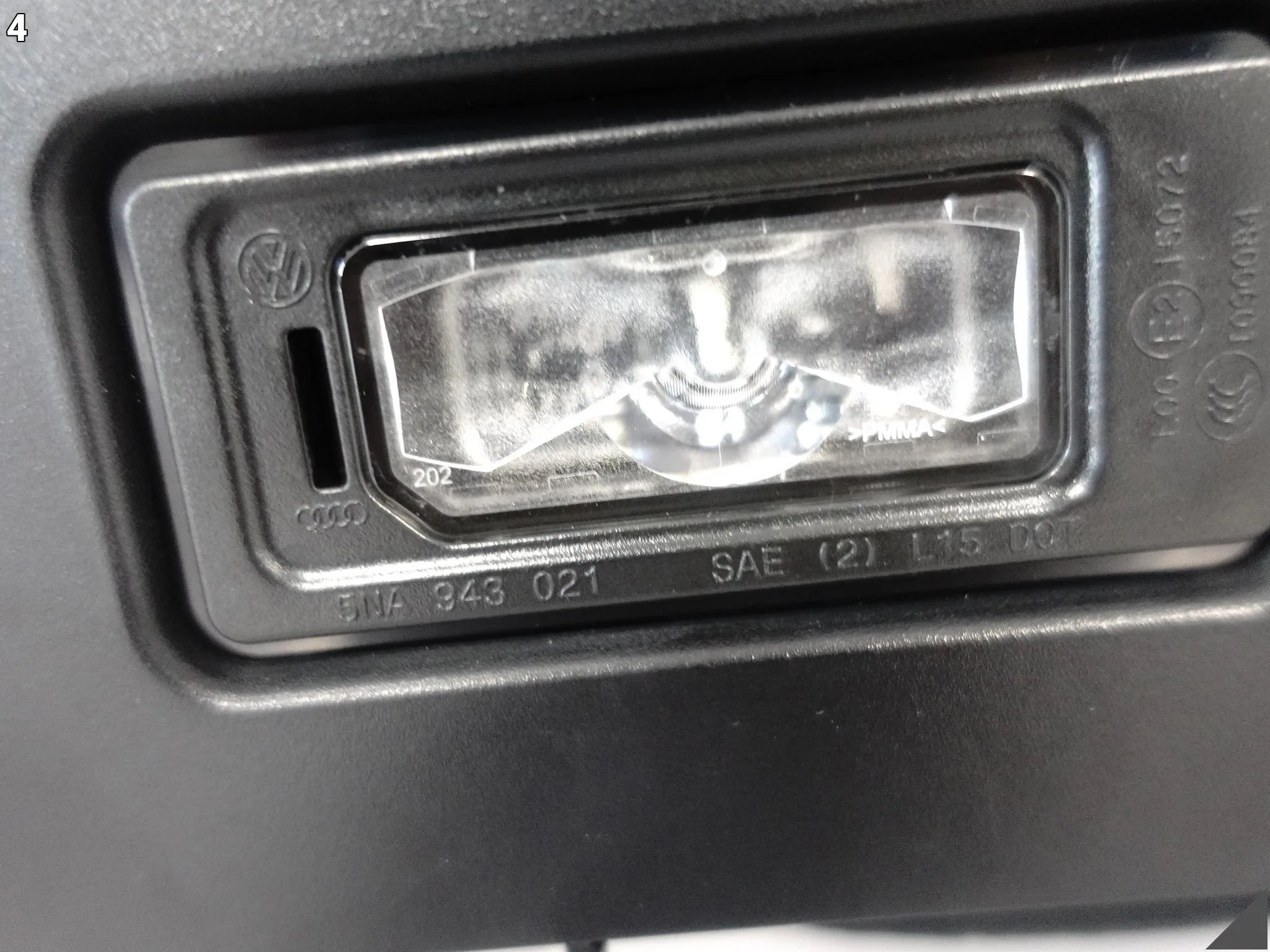 VW TIGUAN CT1 III 571 24- LAMPA BLENDA LED IQ.LIGHT W KLAPĘ TYŁ EU DEMONTAŻ VW TIGUAN CT1 III 571 24- LAMPA BLENDA LED IQ.LIGHT W KLAPĘ TYŁ EU DEMONTAŻ - obrazek 5