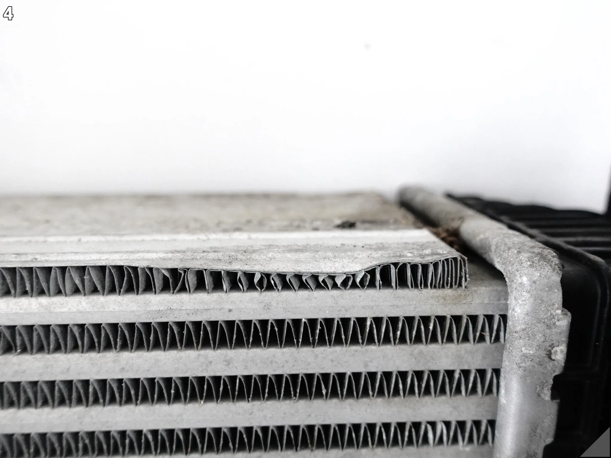BMW F39 F45 F46 F48 F54 F55 F56 F57 F60 INTERCOOLER CHŁODNICA PRZÓD BMW F39 F45 F46 F48 F54 F55 F56 F57 F60 INTERCOOLER CHŁODNICA PRZÓD - obrazek 5