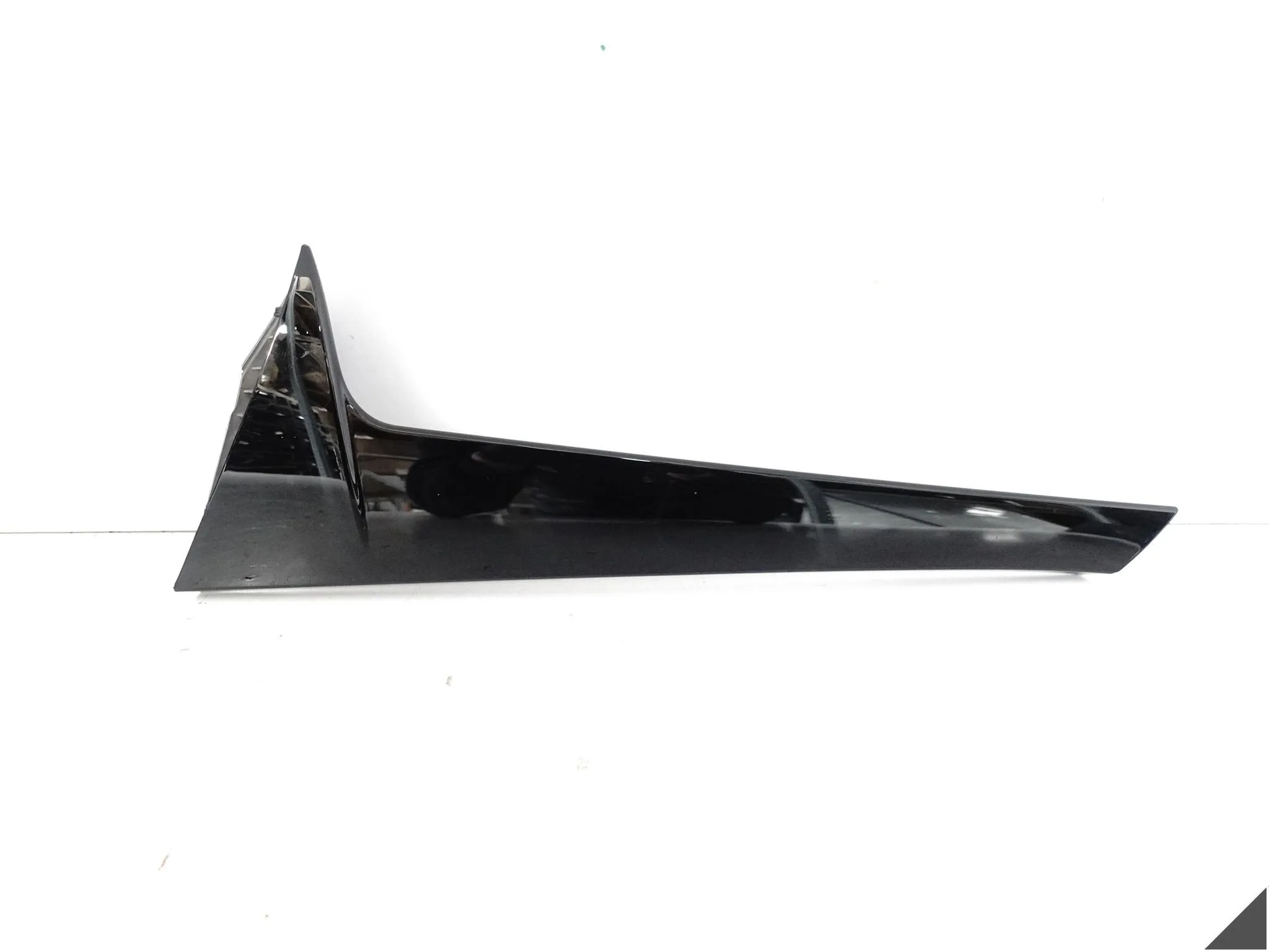 VW GOLF 8 VIII 5H9 VARIANT KOMBI 19- LISTWA BLENDA SPOILER KLAPY LEWY TYŁ VW GOLF 8 VIII 5H9 VARIANT KOMBI 19- LISTWA BLENDA SPOILER KLAPY LEWY TYŁ