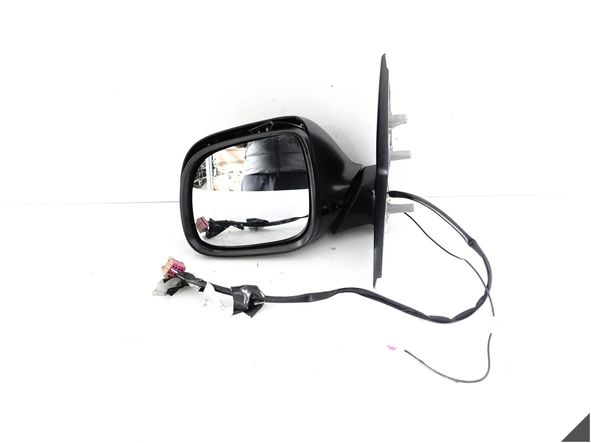 VW T6 7E0 15-24 LUSTERKO OBUDOWA STELAZ WSPORNIK INSTALACJA LEWE 5 PIN EU VW T6 7E0 15-24 LUSTERKO OBUDOWA STELAZ WSPORNIK INSTALACJA LEWE 5 PIN EU