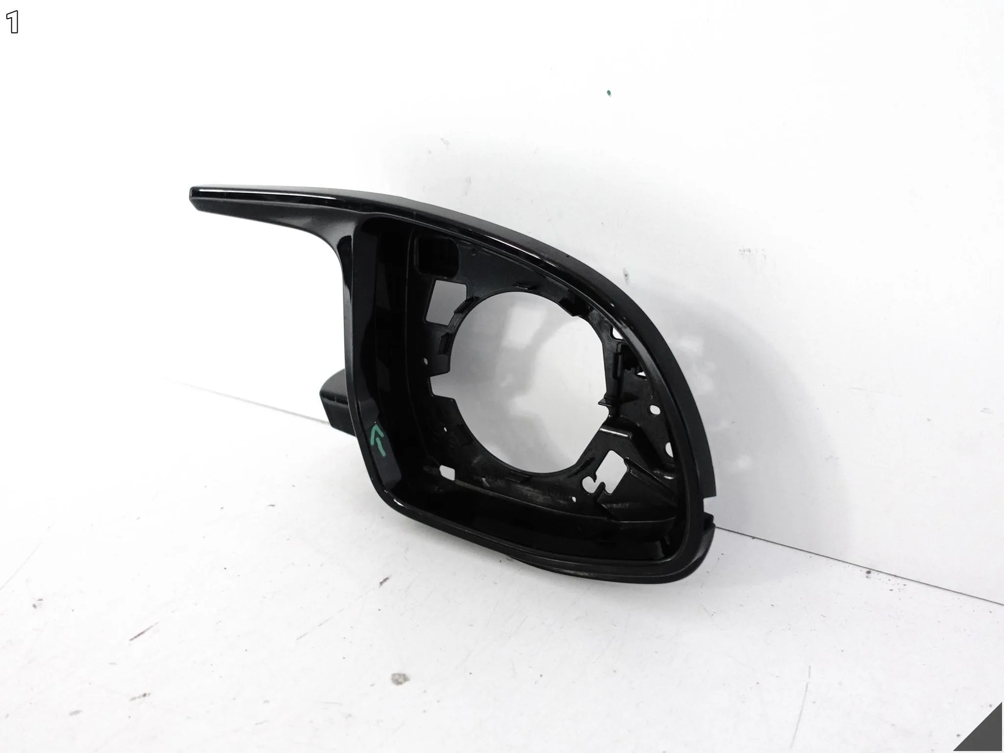 BMW X3M X3 M G01 F97 X4M X4 M G02 F98 M-POWER RAMKA OBUDOWA LUSTERKA PRAWA BMW X3M X3 M G01 F97 X4M X4 M G02 F98 M-POWER RAMKA OBUDOWA LUSTERKA PRAWA - obrazek 2