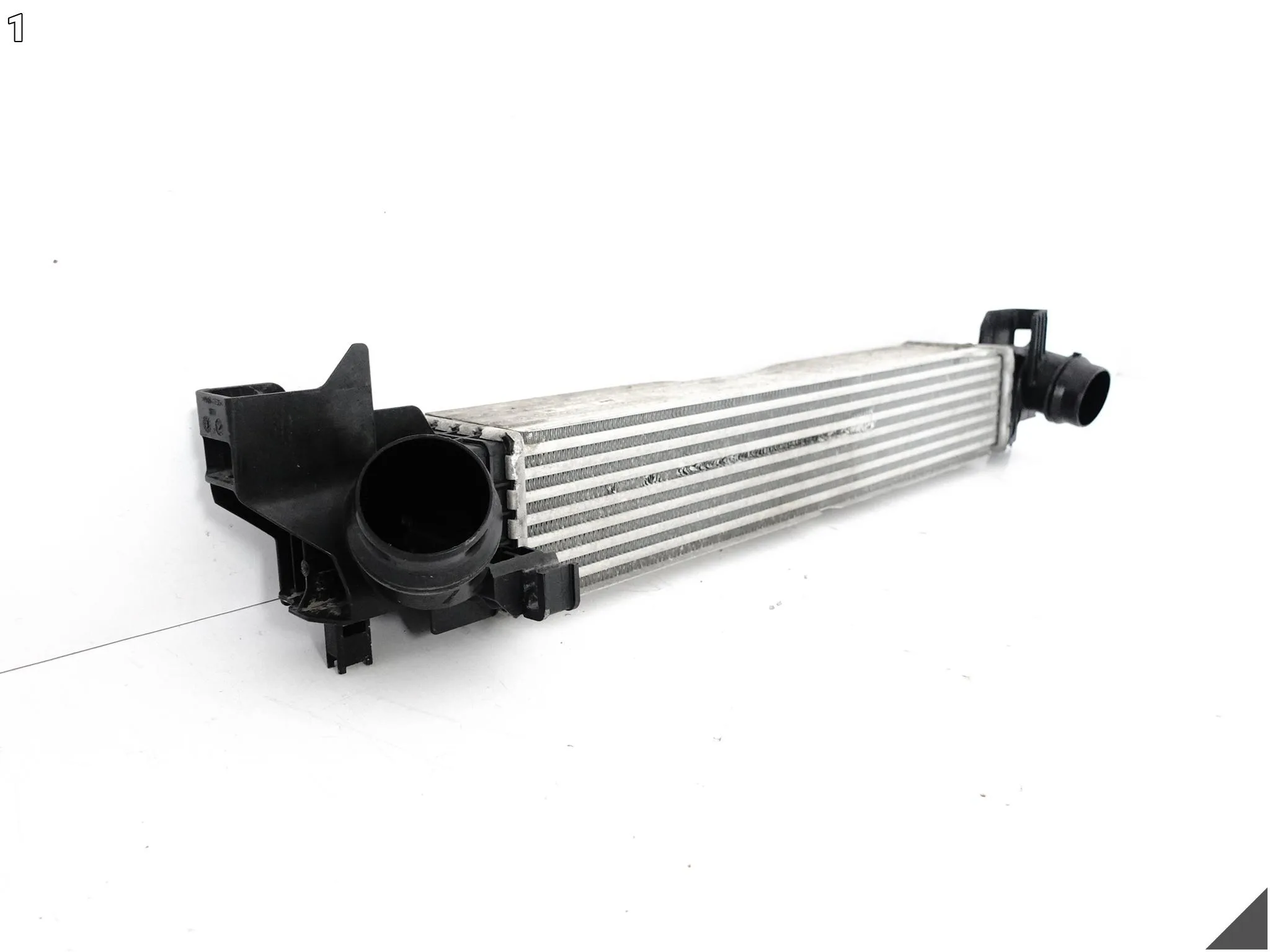BMW F39 F45 F46 F48 F54 F55 F56 F57 F60 INTERCOOLER CHŁODNICA PRZÓD BMW F39 F45 F46 F48 F54 F55 F56 F57 F60 INTERCOOLER CHŁODNICA PRZÓD - obrazek 2
