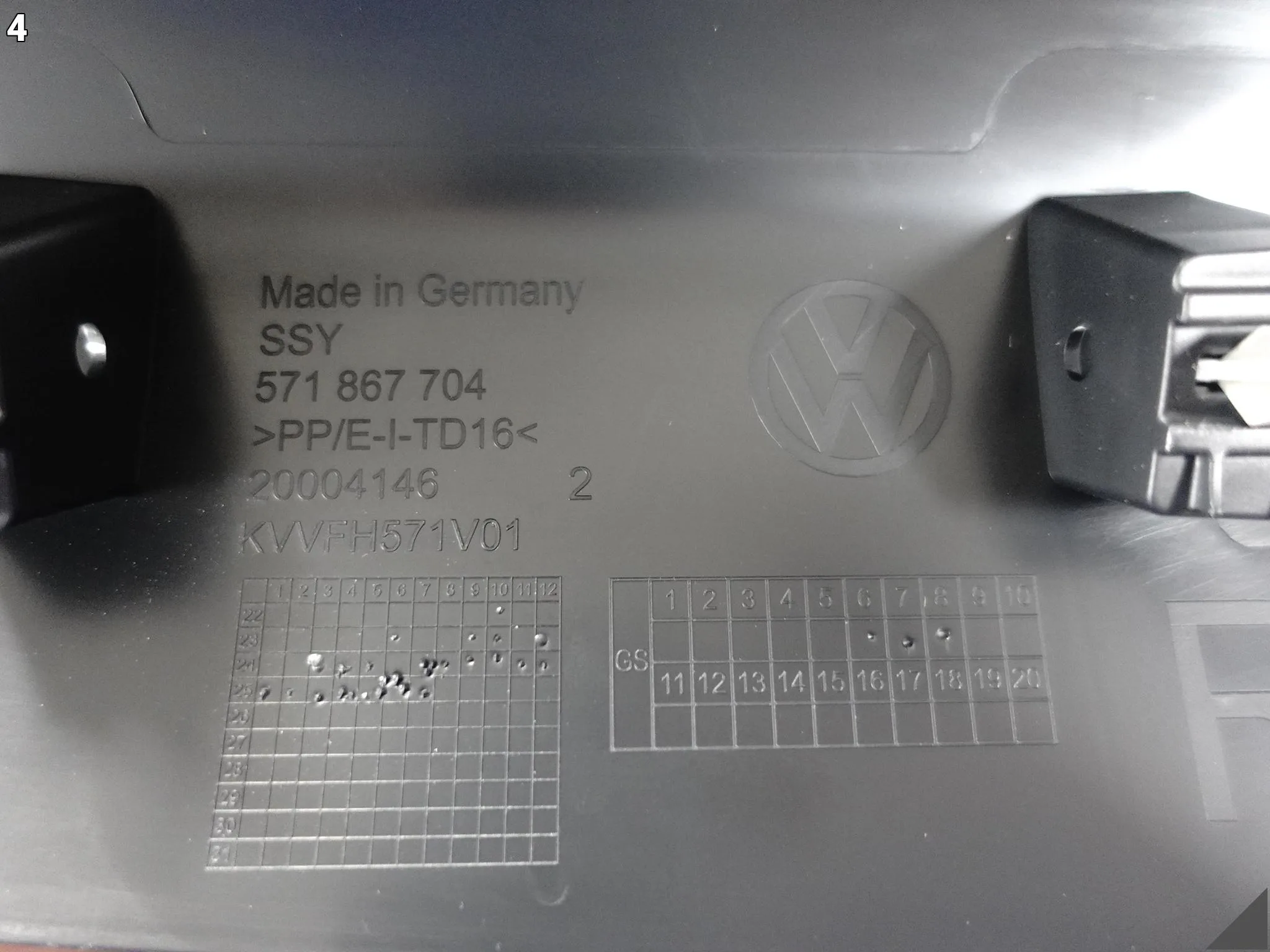 VW TIGUAN CT1 III 571 24- TAPICERKA OSŁONA LISTWA KLAPY BAGAŻNIKA PRAWA 4PK VW TIGUAN CT1 III 571 24- TAPICERKA OSŁONA LISTWA KLAPY BAGAŻNIKA PRAWA 4PK - obrazek 5