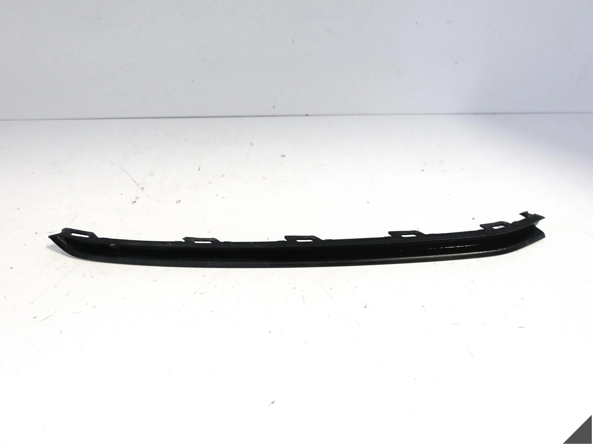 VW TOURAN III 3 5TA 15- LISTWA SPOILER KRATKA W ZDERZAK PRZÓD PRAWY VW TOURAN III 3 5TA 15- LISTWA SPOILER KRATKA W ZDERZAK PRZÓD PRAWY