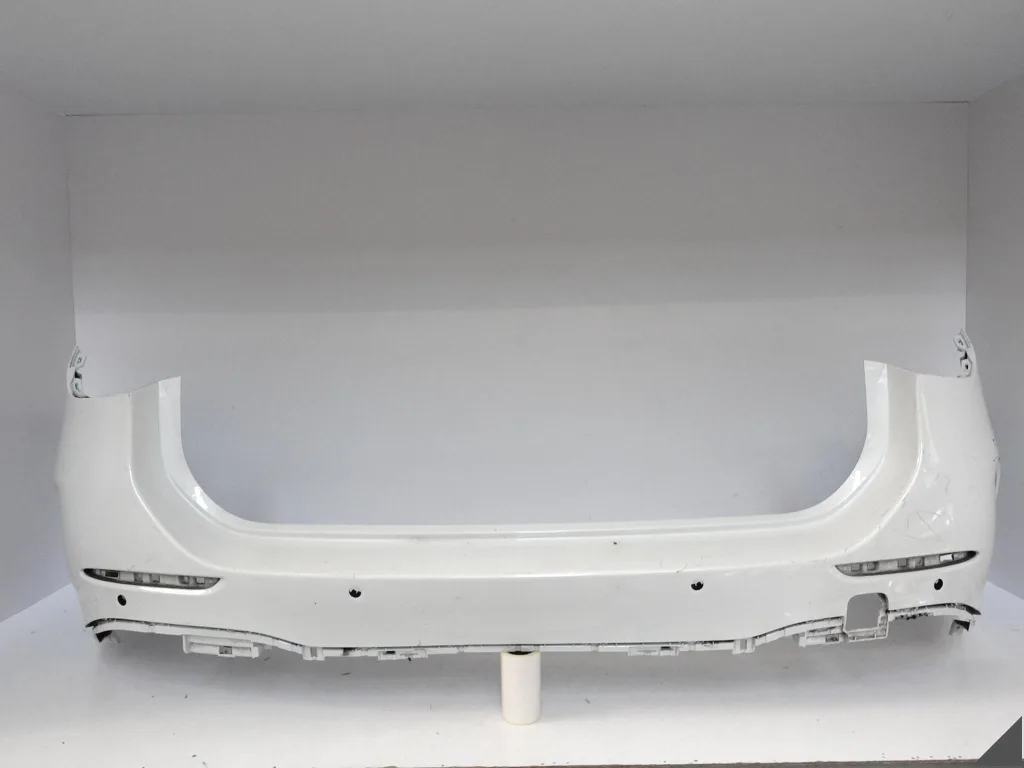 MERCEDES C-KLASA KOMBI T-MODELL S206 AMG 21- ZDERZAK BUMPER TYŁ (6xPDC)