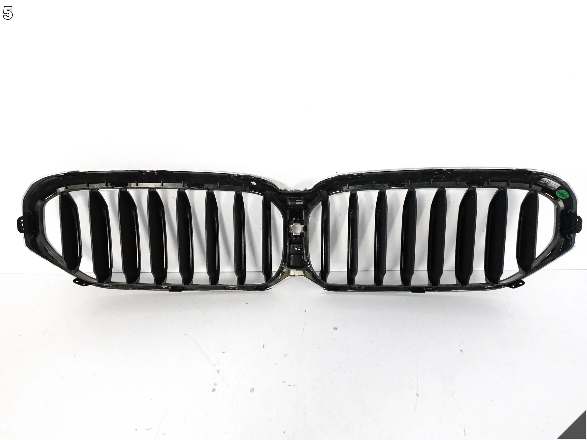 BMW 5 G30 G31 LCI LIFT 20-24 GRILL ATRAPA NERKI W ZDERZAK PRZÓD BMW 5 G30 G31 LCI LIFT 20-24 GRILL ATRAPA NERKI W ZDERZAK PRZÓD - obrazek 6