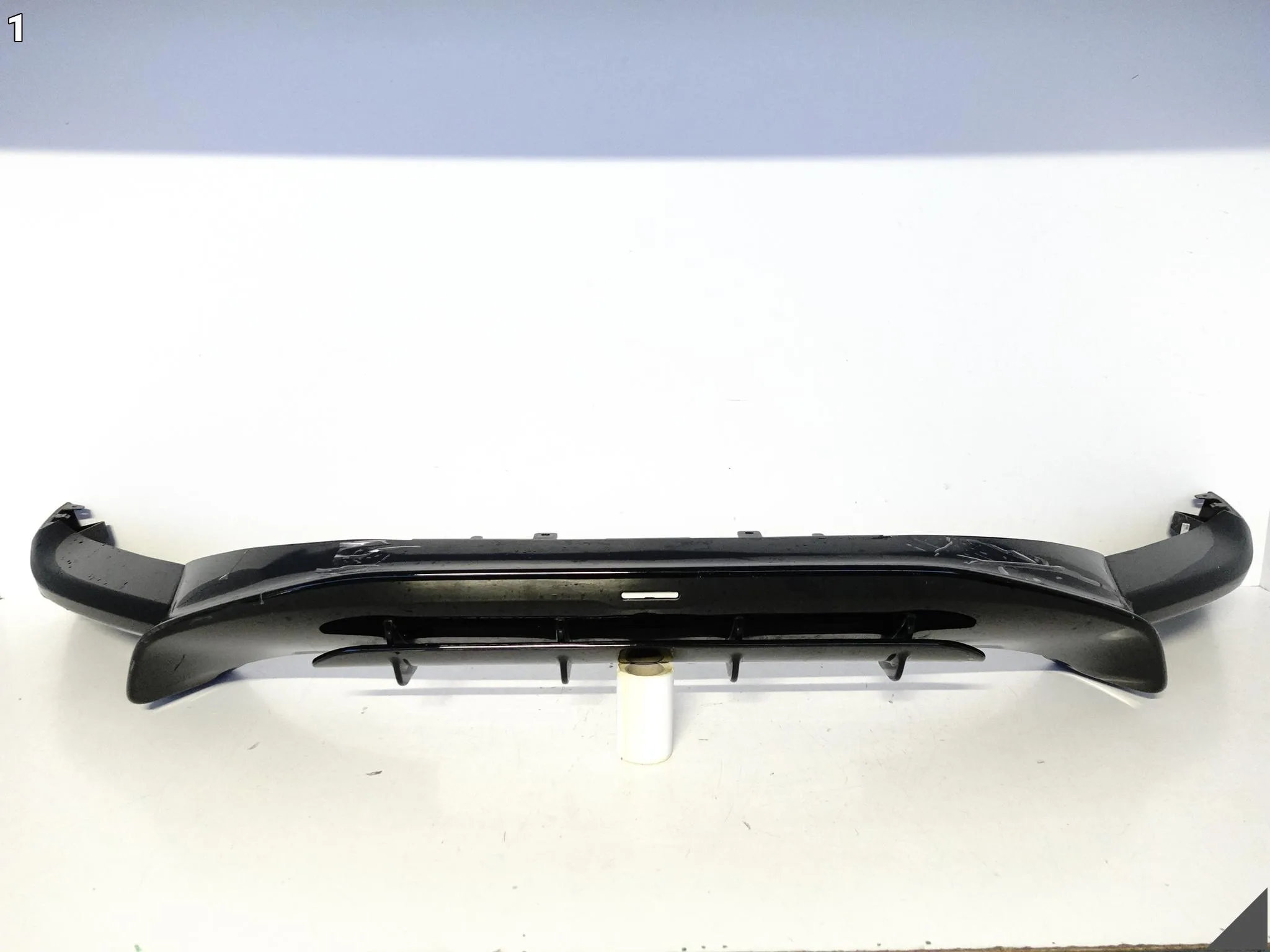 ASTON MARTIN DBX 20- ZDERZAK BUMPER SPOILER DYFUZOR TYŁ PY83-17E955-AB ASTON MARTIN DBX 20- ZDERZAK BUMPER SPOILER DYFUZOR TYŁ PY83-17E955-AB - obrazek 2