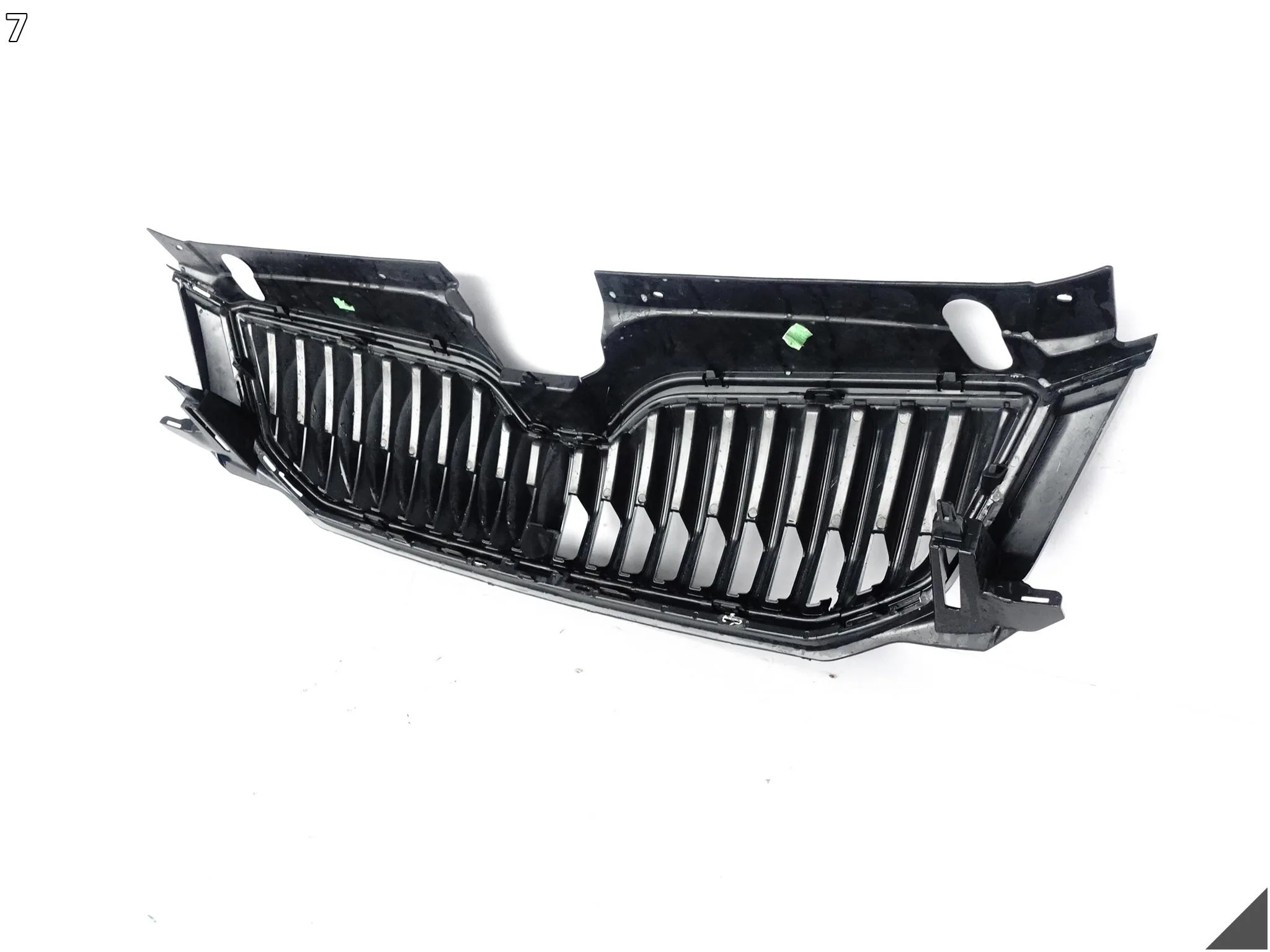 SKODA OCTAVIA 3 III RS VRS 5E0 12-16 ZDERZAK GRILL ATRAPA RAMKA PRZÓD SKODA OCTAVIA 3 III RS VRS 5E0 12-16 ZDERZAK GRILL ATRAPA RAMKA PRZÓD - obrazek 8