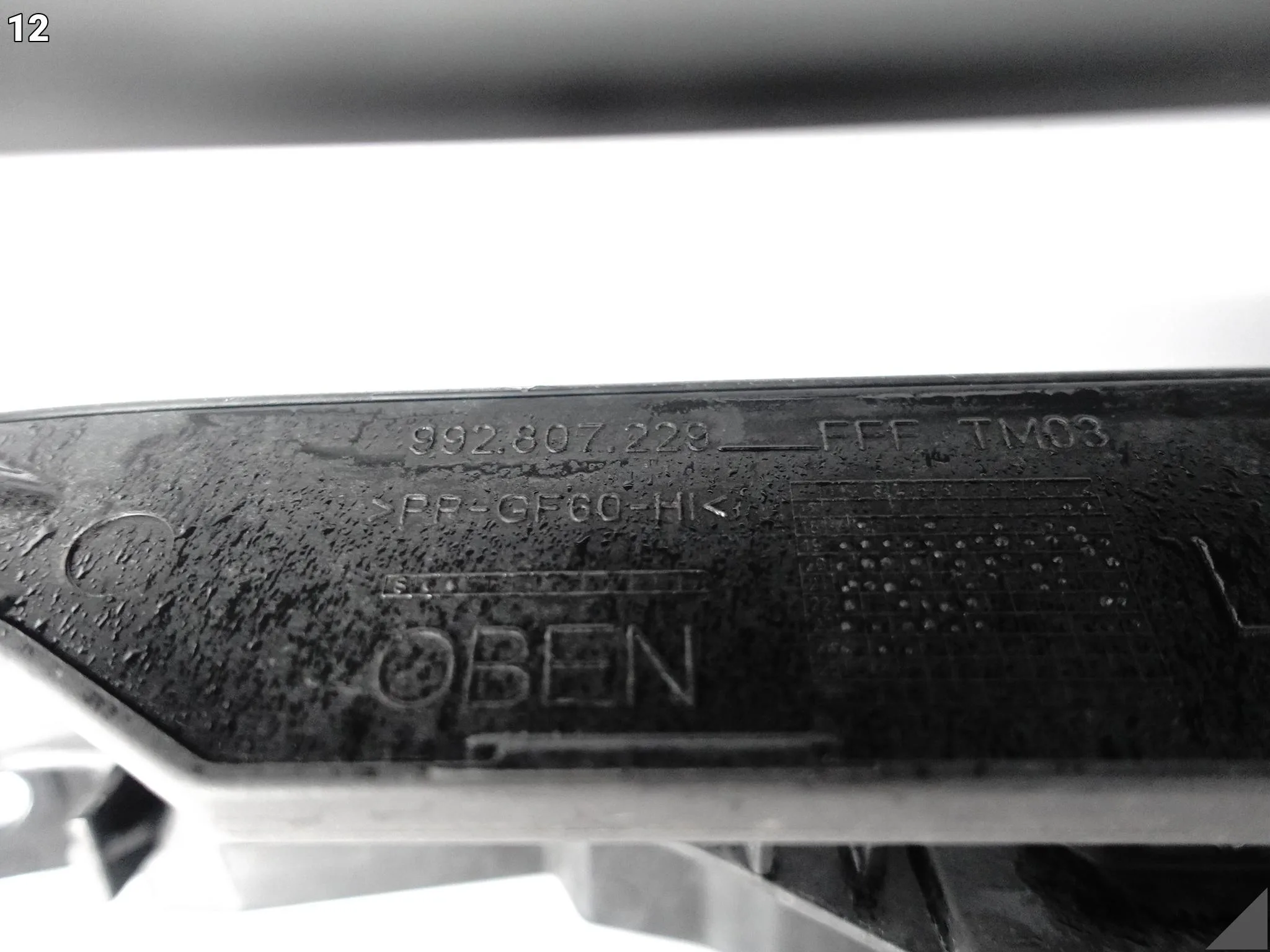PORSCHE 992 20- ZDERZAK KRATKA ŻALUZJA KIEROWNICA POWIETRZA WLOT LEWA PRZÓD PORSCHE 992 20- ZDERZAK KRATKA ŻALUZJA KIEROWNICA POWIETRZA WLOT LEWA PRZÓD - obrazek 13