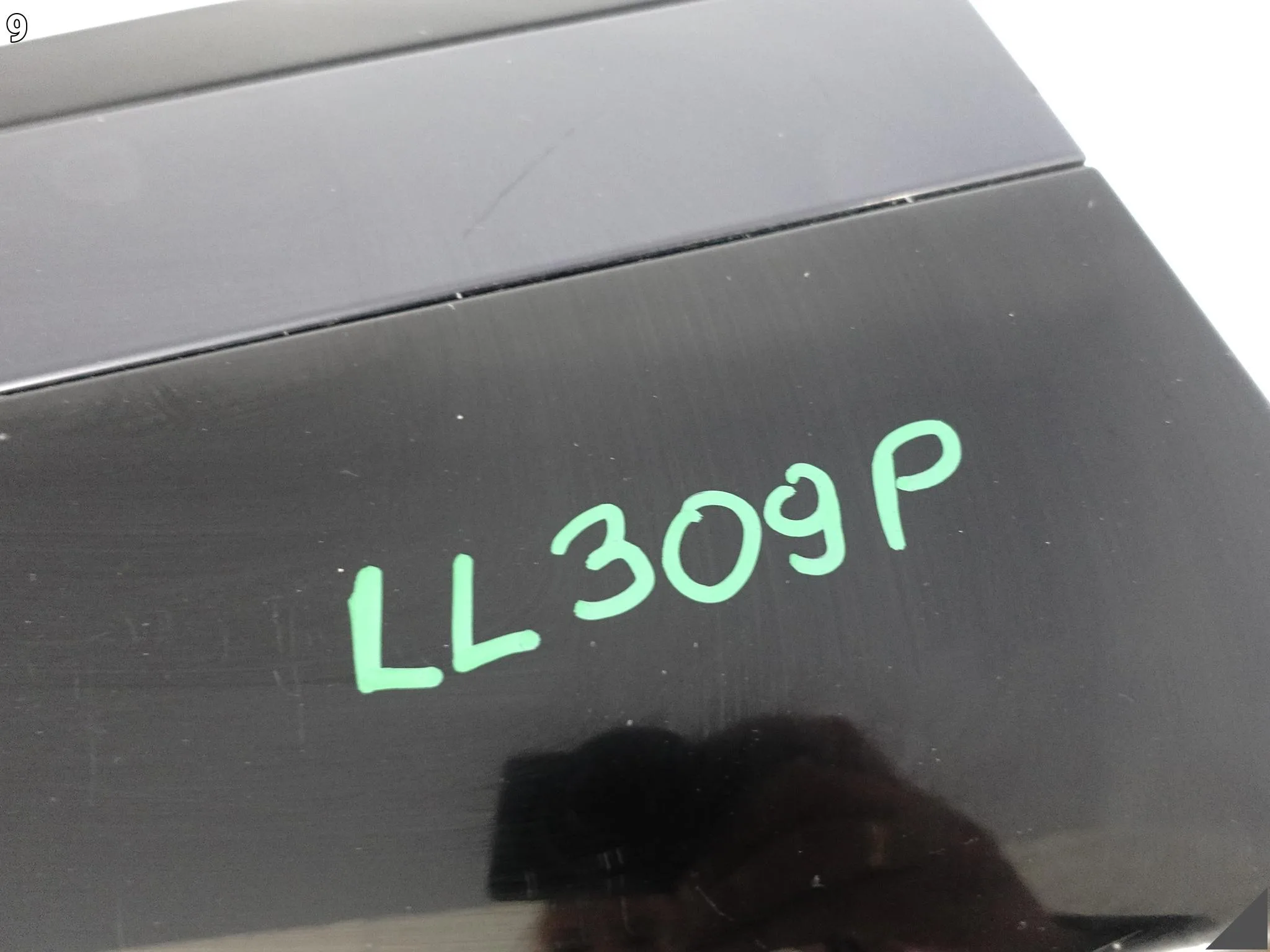 RANGE ROVER VELAR L560 17- LISTWA NAKŁADKA NA DRZWI LEWA PRZÓD J8A2-21065-B RANGE ROVER VELAR L560 17- LISTWA NAKŁADKA NA DRZWI LEWA PRZÓD J8A2-21065-B - obrazek 10
