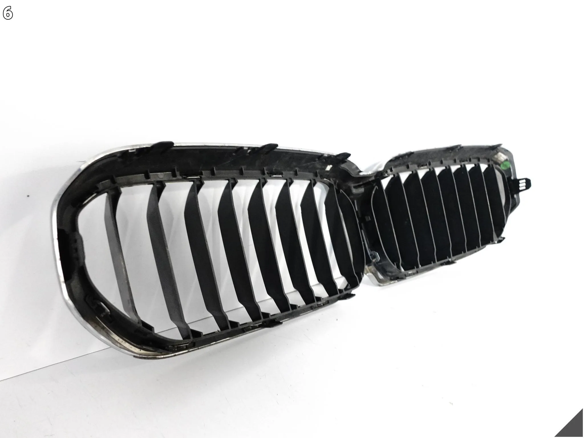 BMW 5 G30 G31 LCI LIFT 20-24 GRILL ATRAPA NERKI W ZDERZAK PRZÓD BMW 5 G30 G31 LCI LIFT 20-24 GRILL ATRAPA NERKI W ZDERZAK PRZÓD - obrazek 7