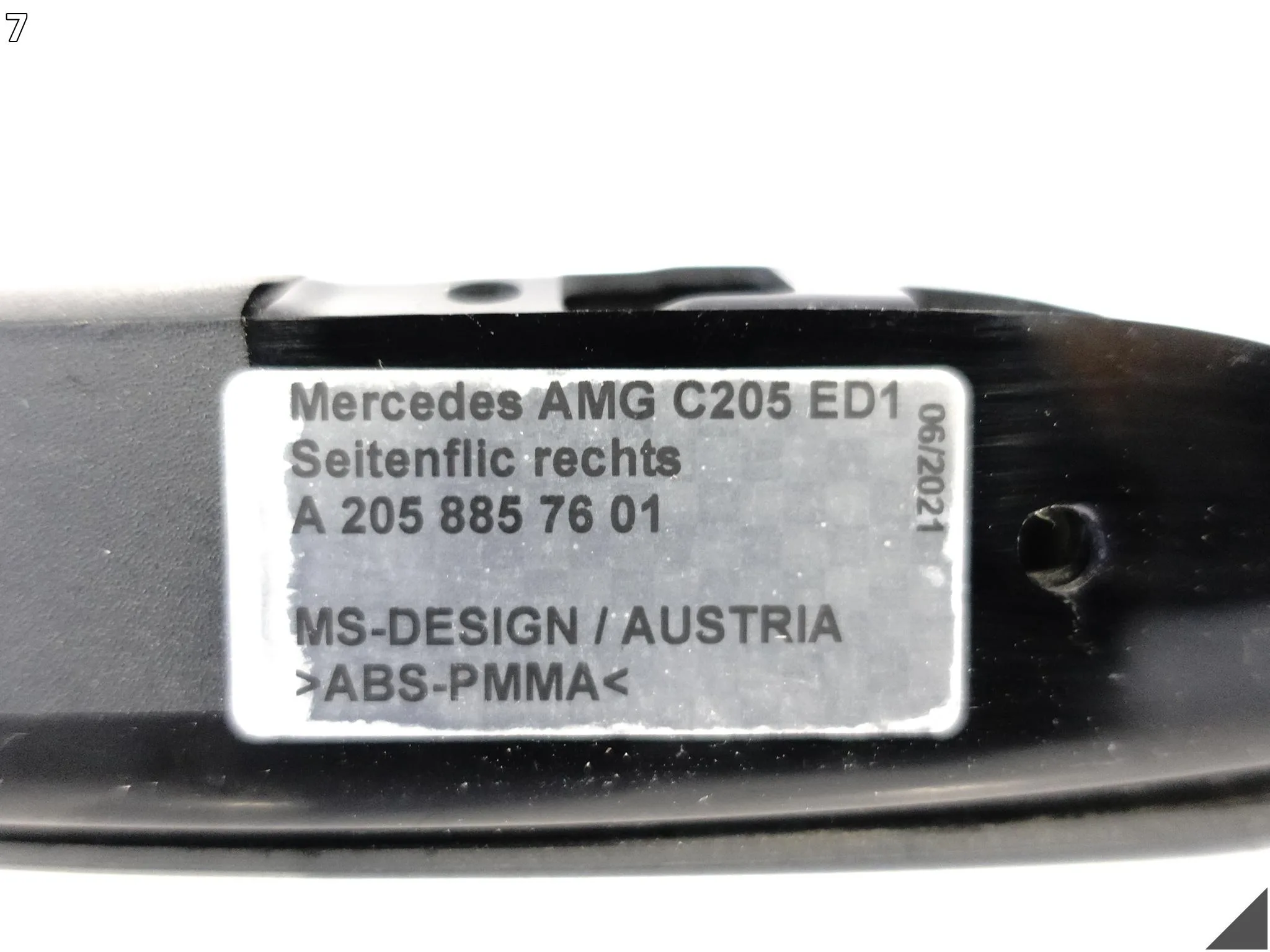 MERCEDES C-KLASA C63 C205 COUPE AMG 14-21 LISTWA NAKŁADKA ZDERZAK PRAWA TYŁ MERCEDES C-KLASA C63 C205 COUPE AMG 14-21 LISTWA NAKŁADKA ZDERZAK PRAWA TYŁ - obrazek 8