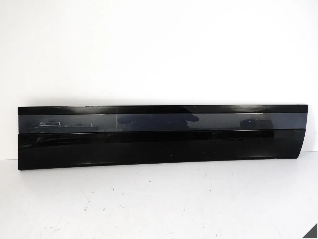 RANGE ROVER VELAR L560 17- LISTWA NAKŁADKA DRZWI PRAWA PRZÓD J8A2-21064-B RANGE ROVER VELAR L560 17- LISTWA NAKŁADKA DRZWI PRAWA PRZÓD J8A2-21064-B