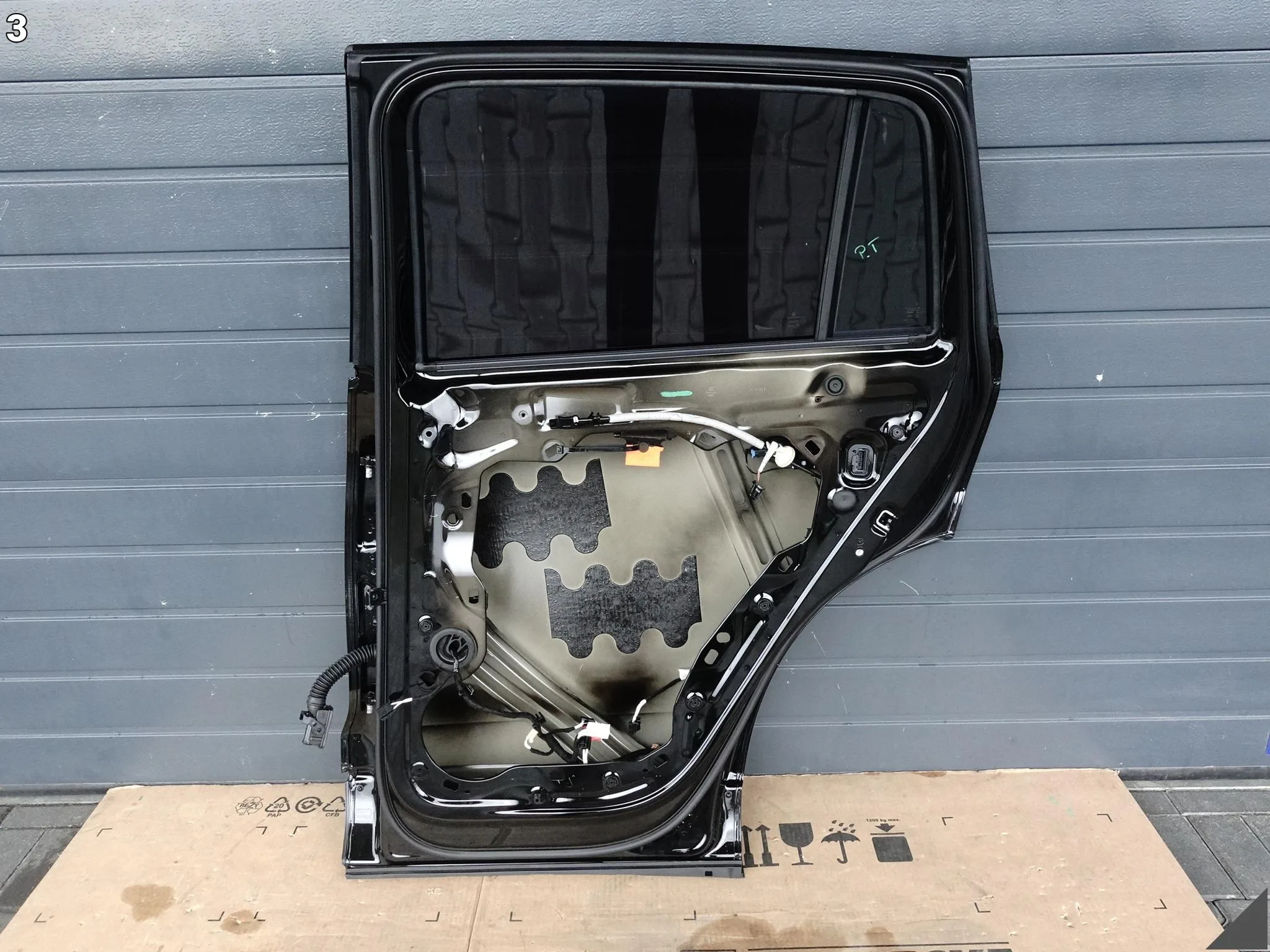VW TIGUAN CT1 III 571 24- DRZWI PRAWE TYŁ SZYBA DEMONTAŻ KOLOR Y9T LY9T VW TIGUAN CT1 III 571 24- DRZWI PRAWE TYŁ SZYBA DEMONTAŻ KOLOR Y9T LY9T - obrazek 4