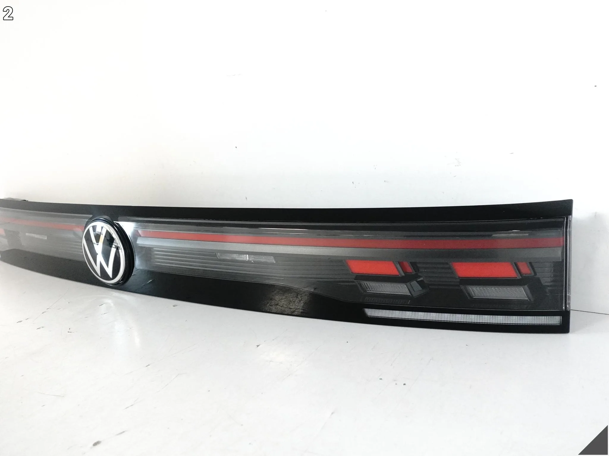 VW TIGUAN CT1 III 571 24- LAMPA BLENDA LED IQ.LIGHT W KLAPĘ TYŁ EU DEMONTAŻ VW TIGUAN CT1 III 571 24- LAMPA BLENDA LED IQ.LIGHT W KLAPĘ TYŁ EU DEMONTAŻ - obrazek 3