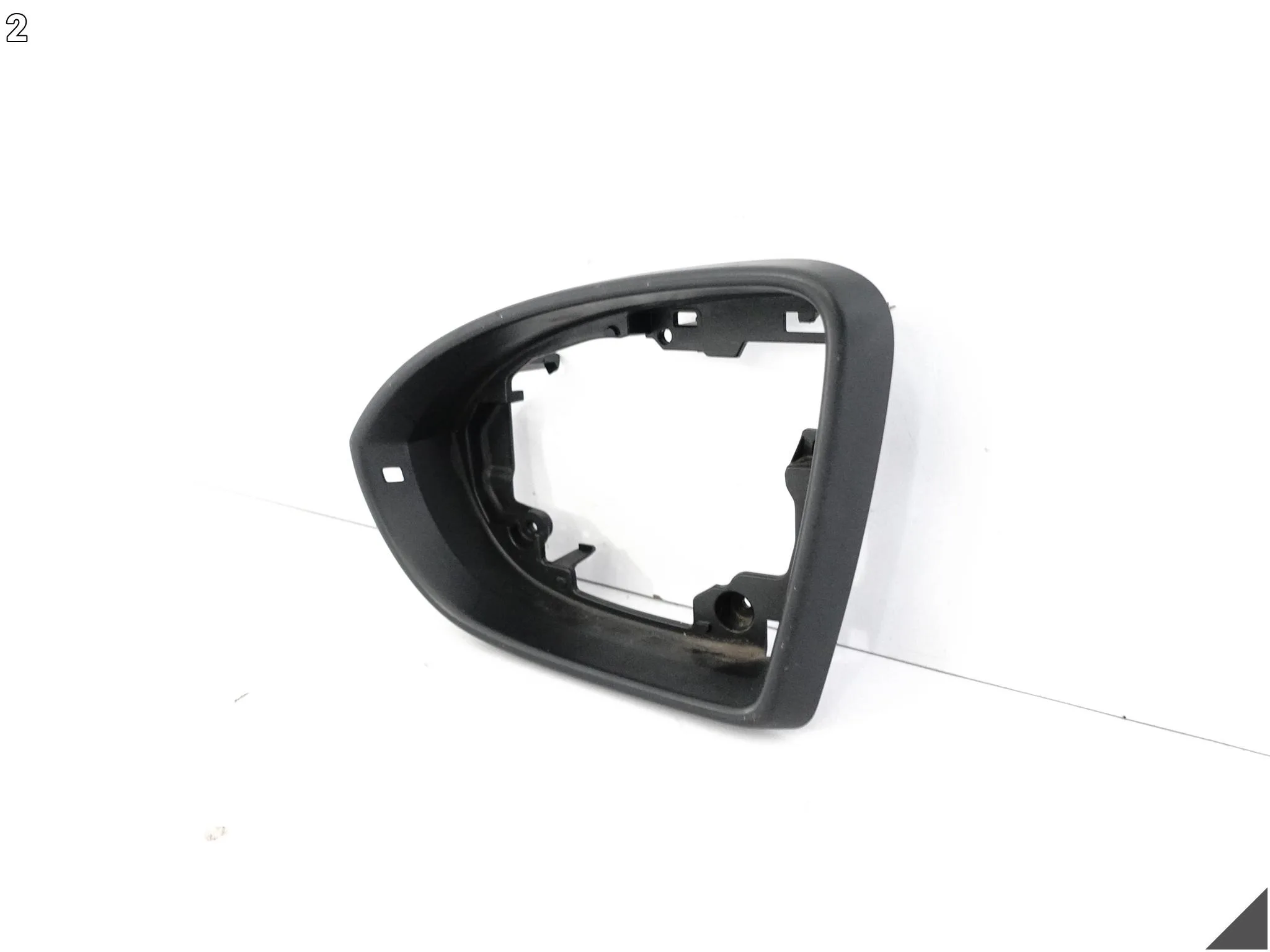 VW TOURAN III 3 5TA 15-23 GOLF SPORTSVAN 14-20 RAMKA OBUDOWA LUSTERKA LEWA VW TOURAN III 3 5TA 15-23 GOLF SPORTSVAN 14-20 RAMKA OBUDOWA LUSTERKA LEWA - obrazek 3