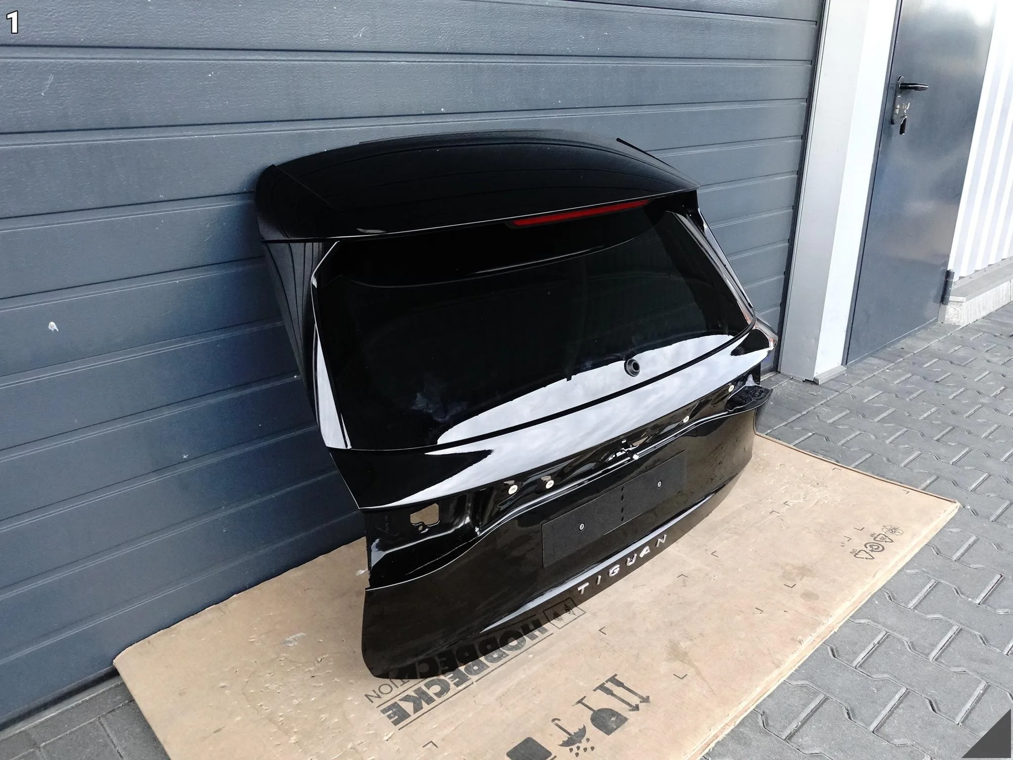 VW TIGUAN CT1 III 571 24- KLAPA POKRYWA BAGAŻNIKA SZYBA KOLOR Y9T LY9T VW TIGUAN CT1 III 571 24- KLAPA POKRYWA BAGAŻNIKA SZYBA KOLOR Y9T LY9T - obrazek 2