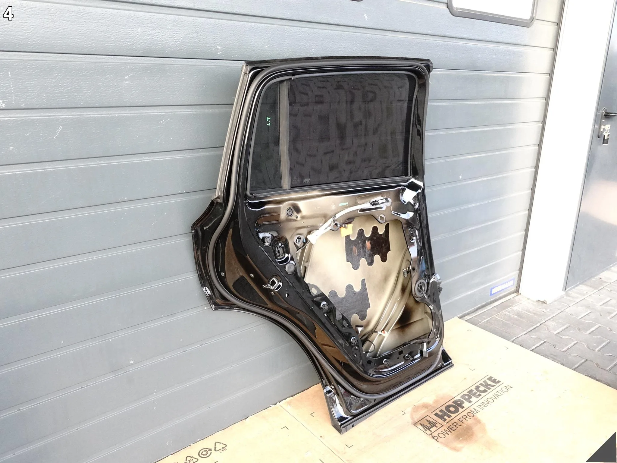 VW TIGUAN CT1 III 571 24- DRZWI LEWE TYŁ SZYBA DEMONTAŻ KOLOR Y9T LY9T VW TIGUAN CT1 III 571 24- DRZWI LEWE TYŁ SZYBA DEMONTAŻ KOLOR Y9T LY9T - obrazek 5