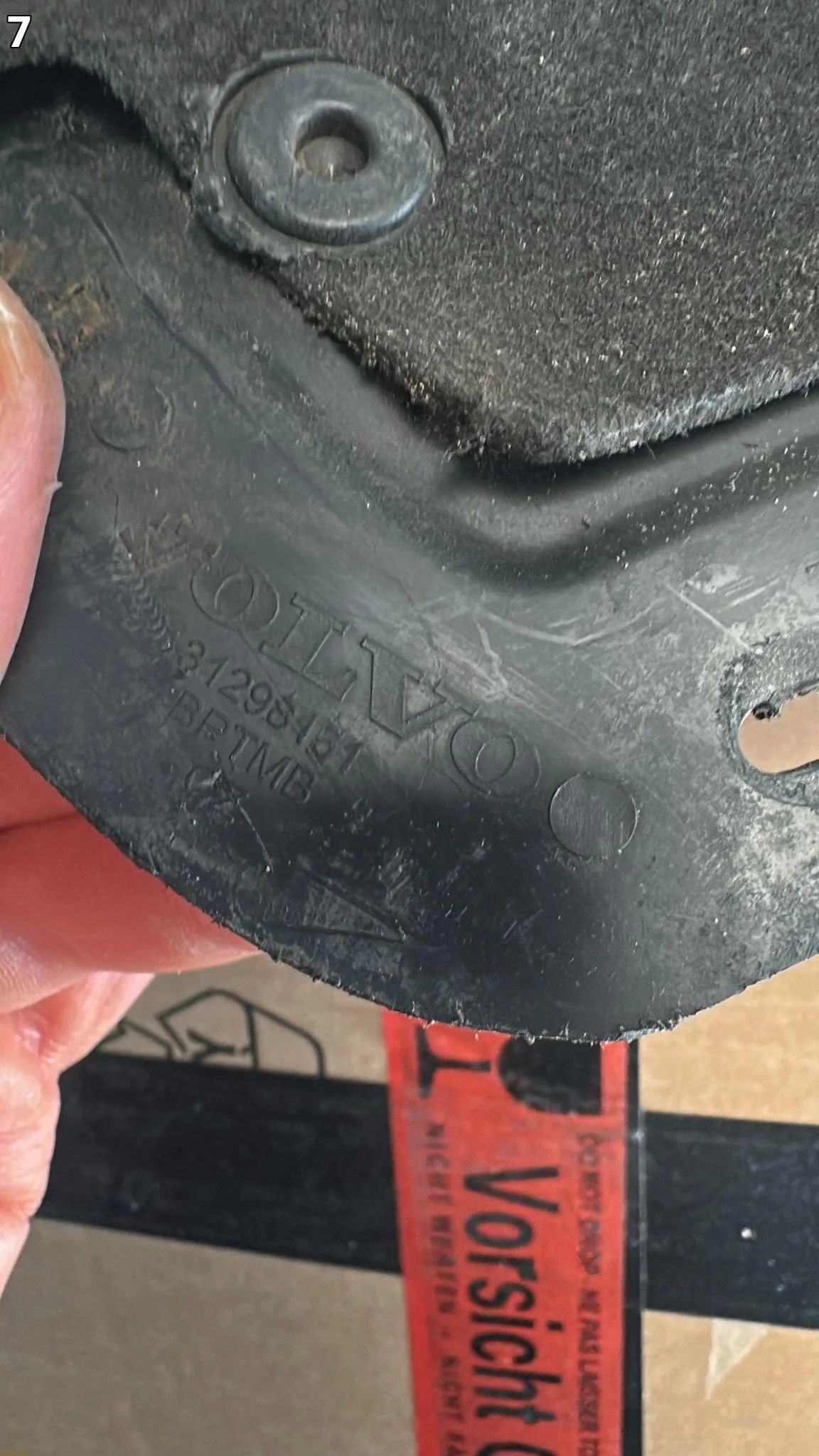 VOLVO XC60 I 1 10-17 NADKOLE OSŁONA WNĘKA KOŁA OBUDOWA PRAWE PRZÓD 31298151 VOLVO XC60 I 1 10-17 NADKOLE OSŁONA WNĘKA KOŁA OBUDOWA PRAWE PRZÓD 31298151 - obrazek 8