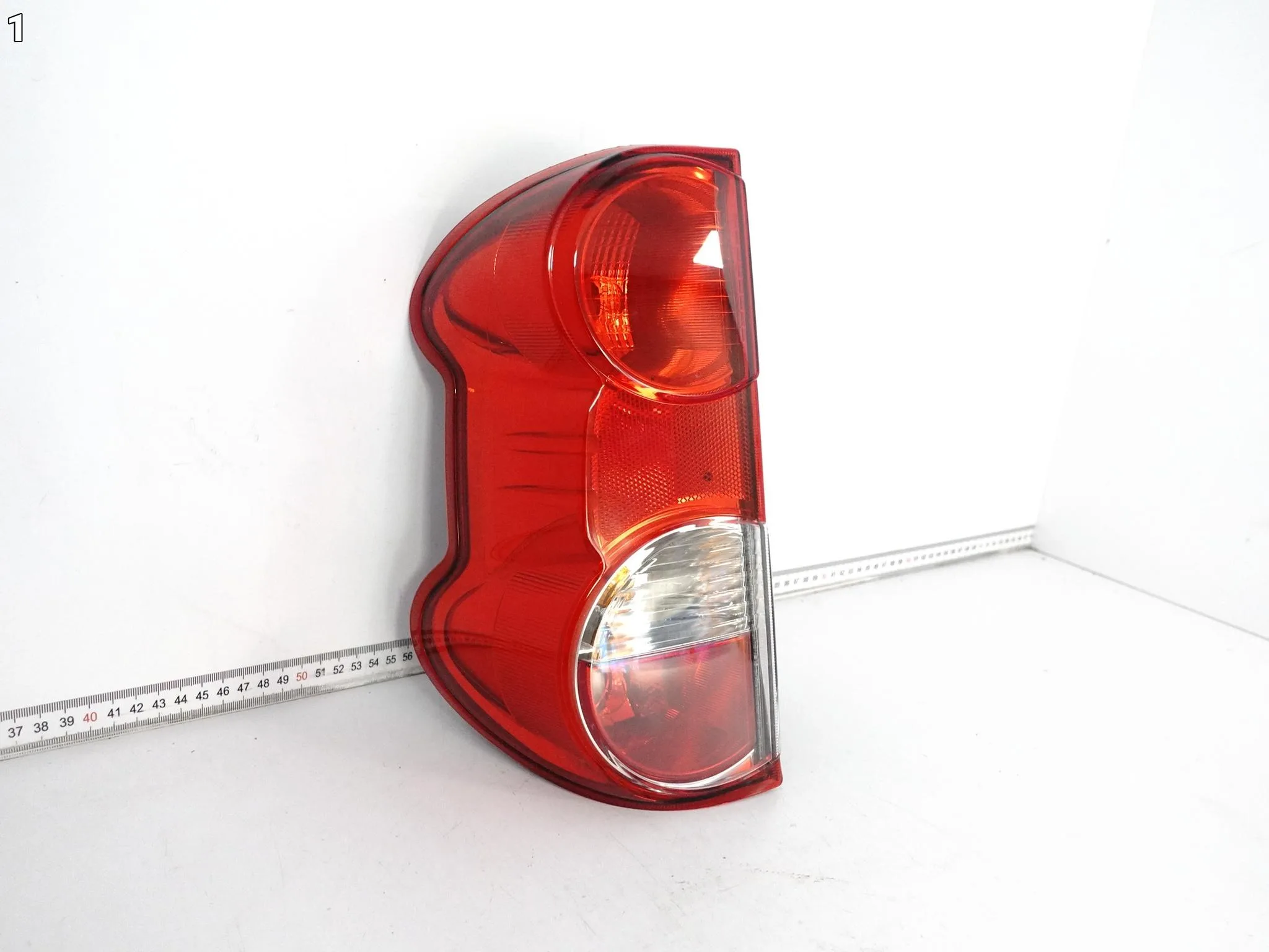 NISSAN NV200 M20 X11M 09- LAMPA LEWA TYŁ EUROPA NISSAN NV200 M20 X11M 09- LAMPA LEWA TYŁ EUROPA - obrazek 2