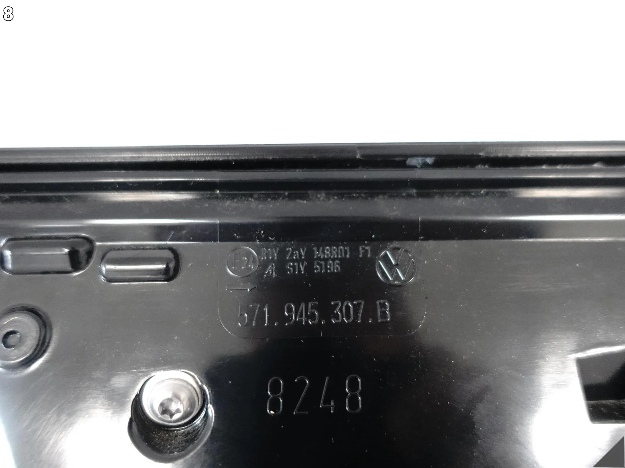VW TIGUAN CT1 III 571 24- LAMPA BLENDA LED IQ.LIGHT W KLAPĘ TYŁ EU DEMONTAŻ VW TIGUAN CT1 III 571 24- LAMPA BLENDA LED IQ.LIGHT W KLAPĘ TYŁ EU DEMONTAŻ - obrazek 9