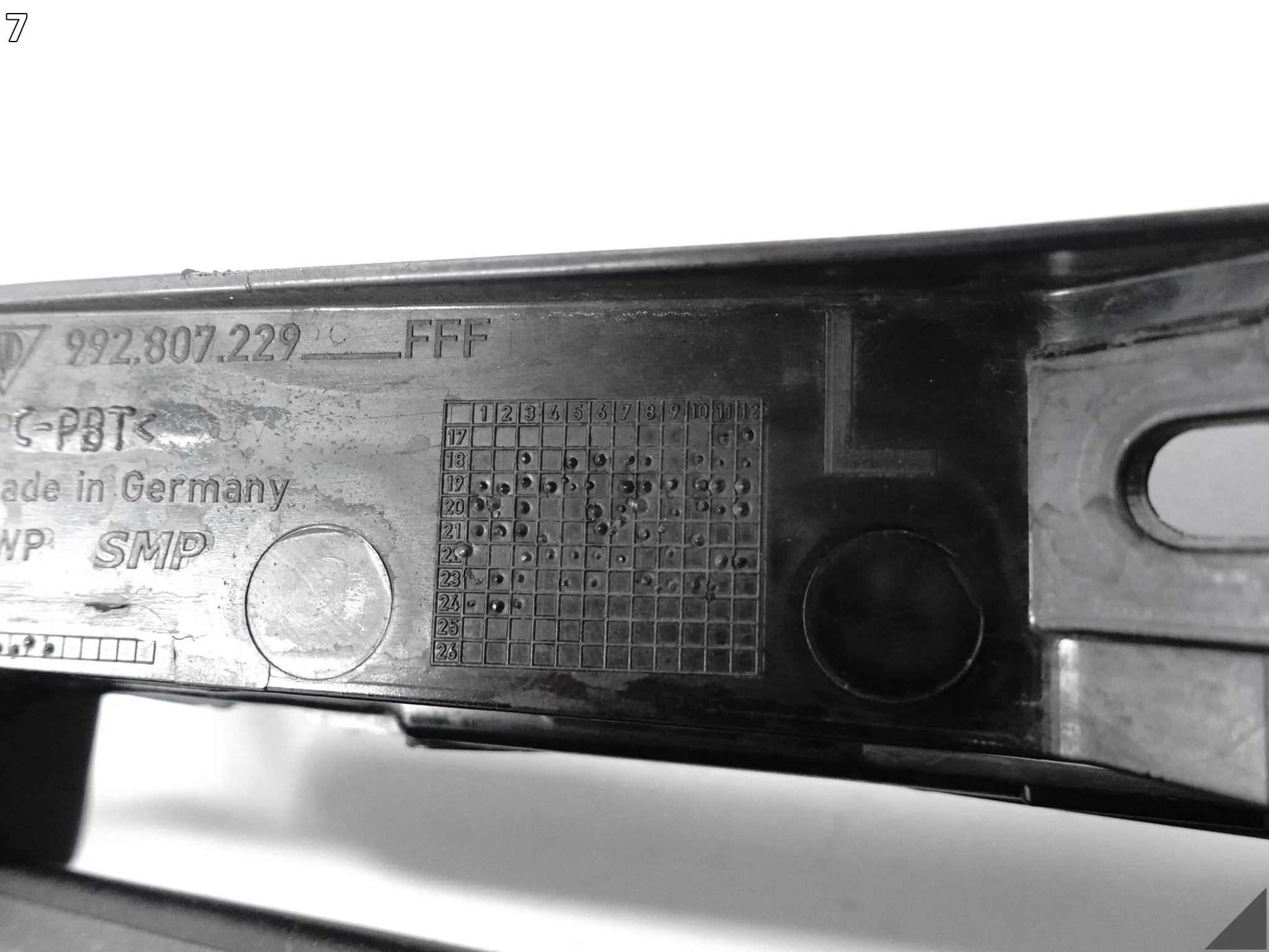 PORSCHE 992 20- ZDERZAK KRATKA ŻALUZJA KIEROWNICA POWIETRZA WLOT LEWA PRZÓD PORSCHE 992 20- ZDERZAK KRATKA ŻALUZJA KIEROWNICA POWIETRZA WLOT LEWA PRZÓD - obrazek 8