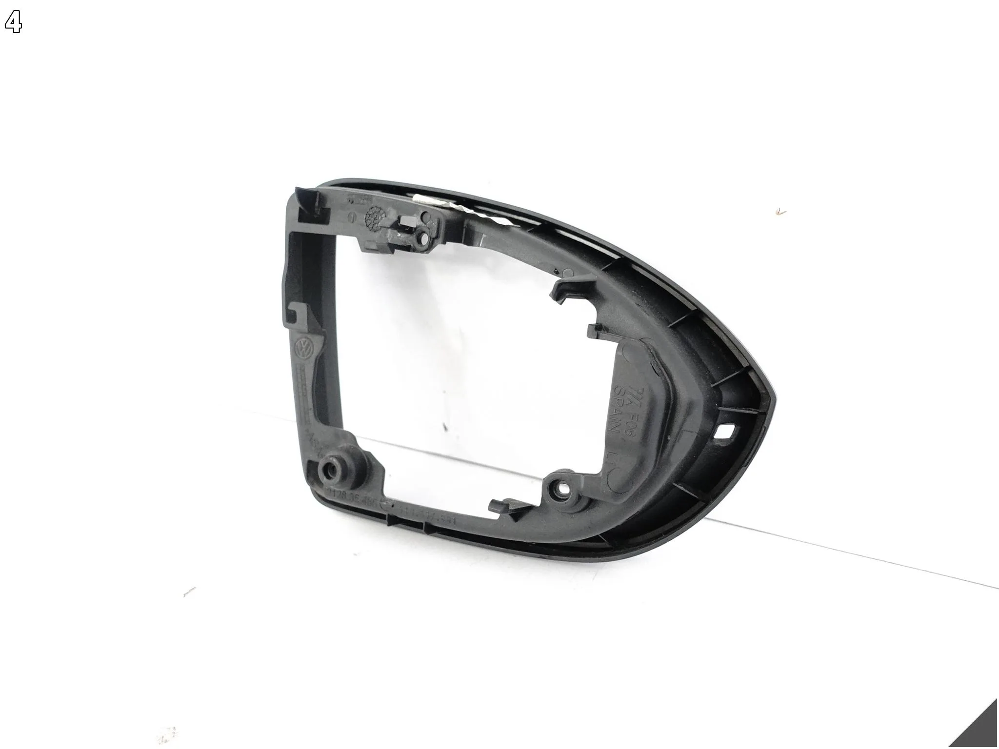VW TOURAN III 3 5TA 15-23 GOLF SPORTSVAN 14-20 RAMKA OBUDOWA LUSTERKA LEWA VW TOURAN III 3 5TA 15-23 GOLF SPORTSVAN 14-20 RAMKA OBUDOWA LUSTERKA LEWA - obrazek 5