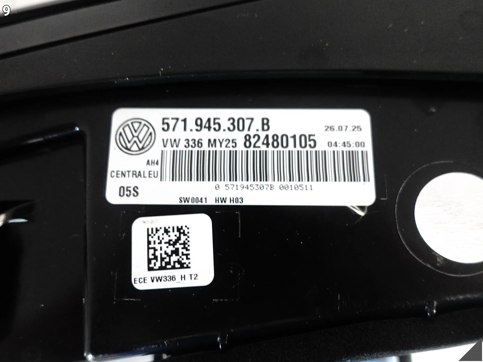 VW TIGUAN CT1 III 571 24- LAMPA BLENDA LED IQ.LIGHT W KLAPĘ TYŁ EU DEMONTAŻ VW TIGUAN CT1 III 571 24- LAMPA BLENDA LED IQ.LIGHT W KLAPĘ TYŁ EU DEMONTAŻ - obrazek 10