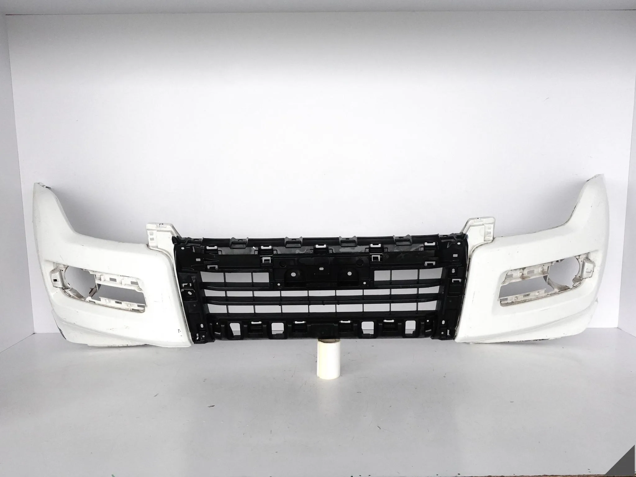 MITSUBISHI PAJERO IV (4 GENERACJA) LIFT 15-20 ZDERZAK BUMPER PRZÓD MITSUBISHI PAJERO IV (4 GENERACJA) LIFT 15-20 ZDERZAK BUMPER PRZÓD