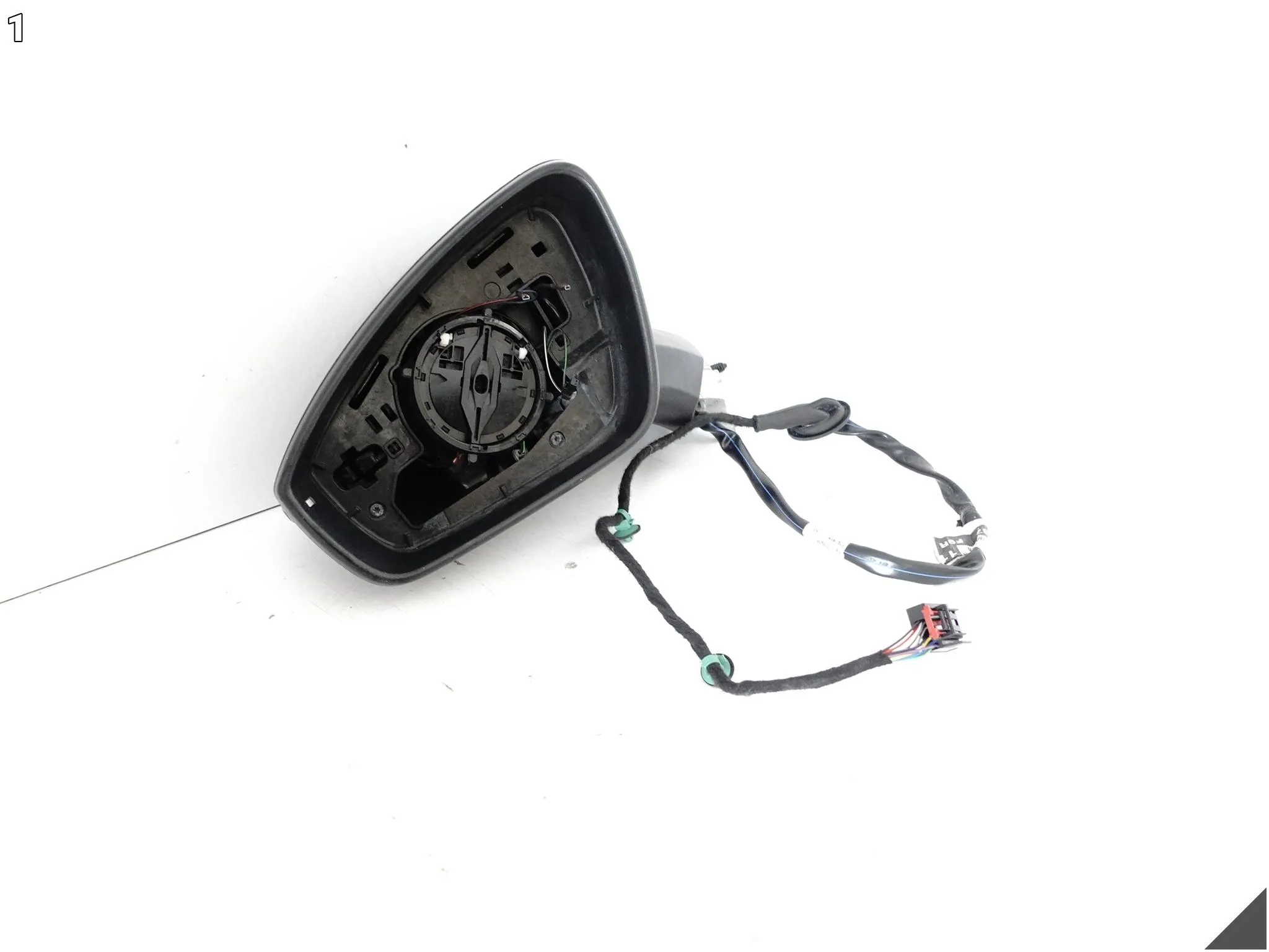 SKODA ENYAQ iV 5LB 20- LUSTERKO STELAŻ KIERUNKOWSKAZ OBUDOWA LEWE 11 PIN EU SKODA ENYAQ iV 5LB 20- LUSTERKO STELAŻ KIERUNKOWSKAZ OBUDOWA LEWE 11 PIN EU - obrazek 2