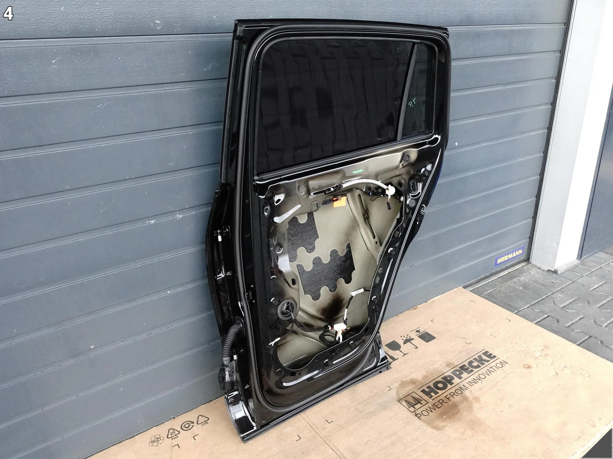 VW TIGUAN CT1 III 571 24- DRZWI PRAWE TYŁ SZYBA DEMONTAŻ KOLOR Y9T LY9T VW TIGUAN CT1 III 571 24- DRZWI PRAWE TYŁ SZYBA DEMONTAŻ KOLOR Y9T LY9T - obrazek 5