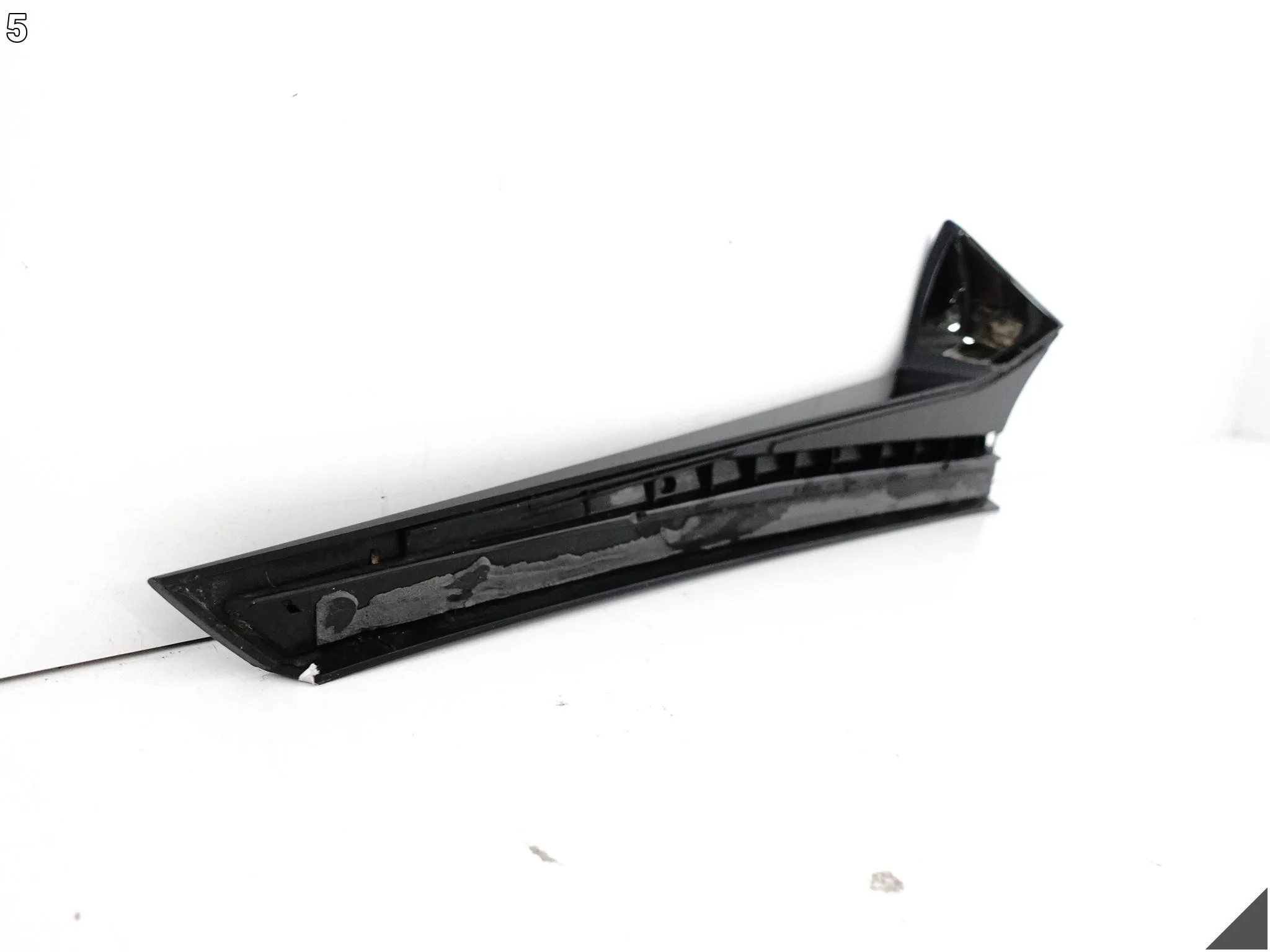 VW GOLF 8 VIII 5H9 VARIANT KOMBI 19- LISTWA BLENDA SPOILER KLAPY LEWY TYŁ VW GOLF 8 VIII 5H9 VARIANT KOMBI 19- LISTWA BLENDA SPOILER KLAPY LEWY TYŁ - obrazek 6
