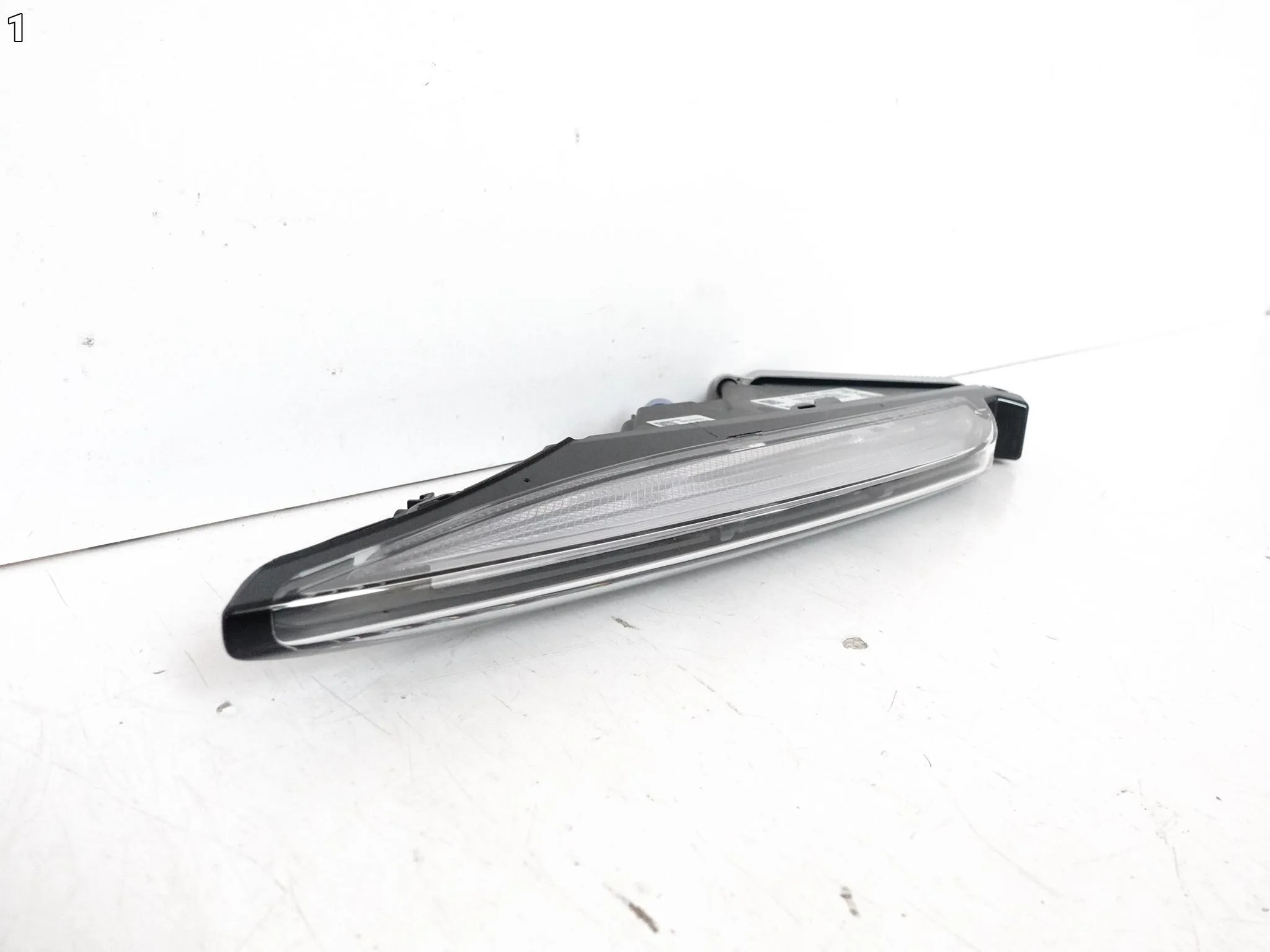 PORSCHE MACAN I 95B LIFT 19- LAMPA LED DRL KIERUNKOWSKAZ PRAWY W ZDERZAK PORSCHE MACAN I 95B LIFT 19- LAMPA LED DRL KIERUNKOWSKAZ PRAWY W ZDERZAK - obrazek 2