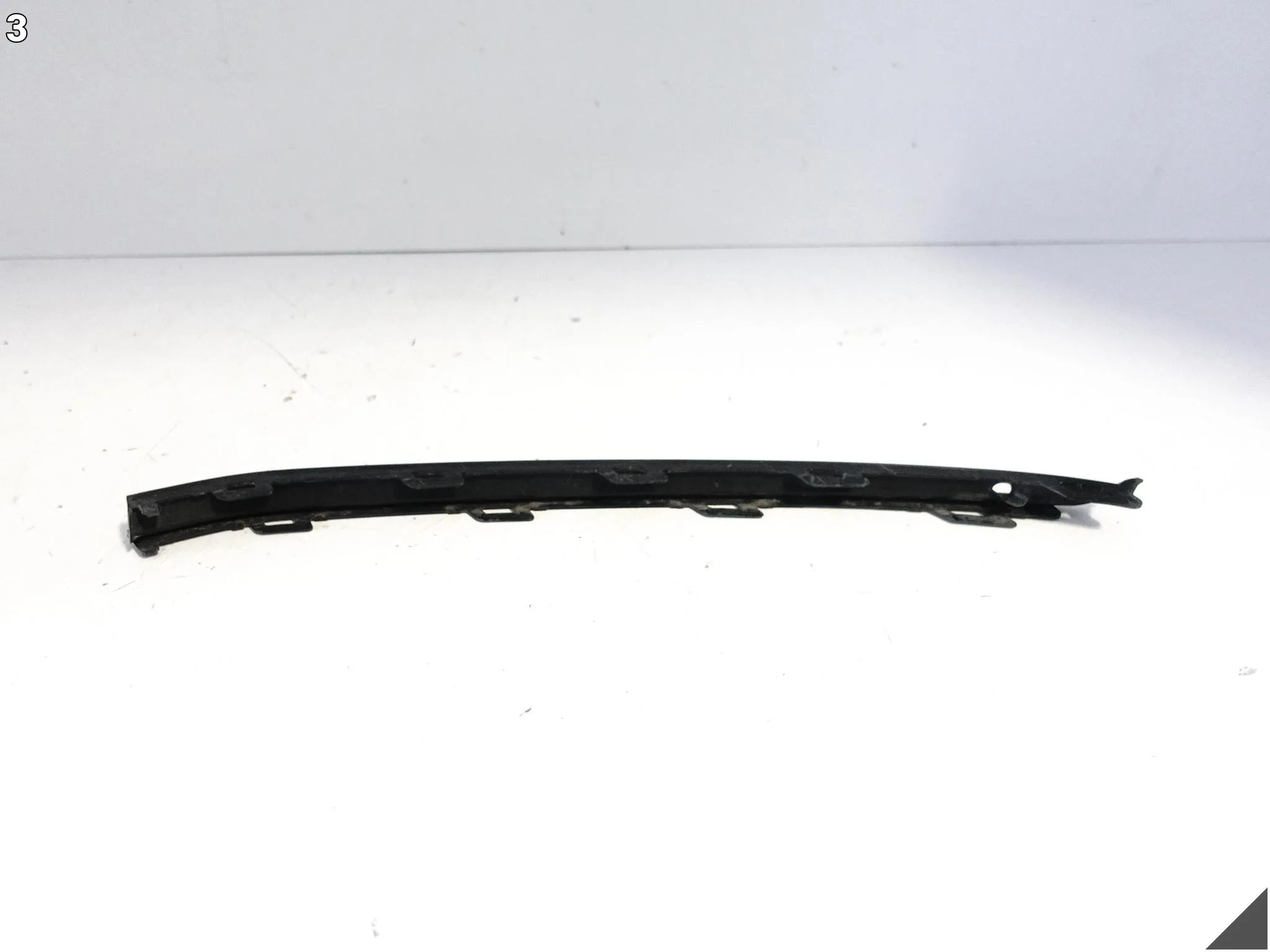 VW TOURAN III 3 5TA 15- LISTWA SPOILER KRATKA W ZDERZAK PRZÓD PRAWY VW TOURAN III 3 5TA 15- LISTWA SPOILER KRATKA W ZDERZAK PRZÓD PRAWY - obrazek 4