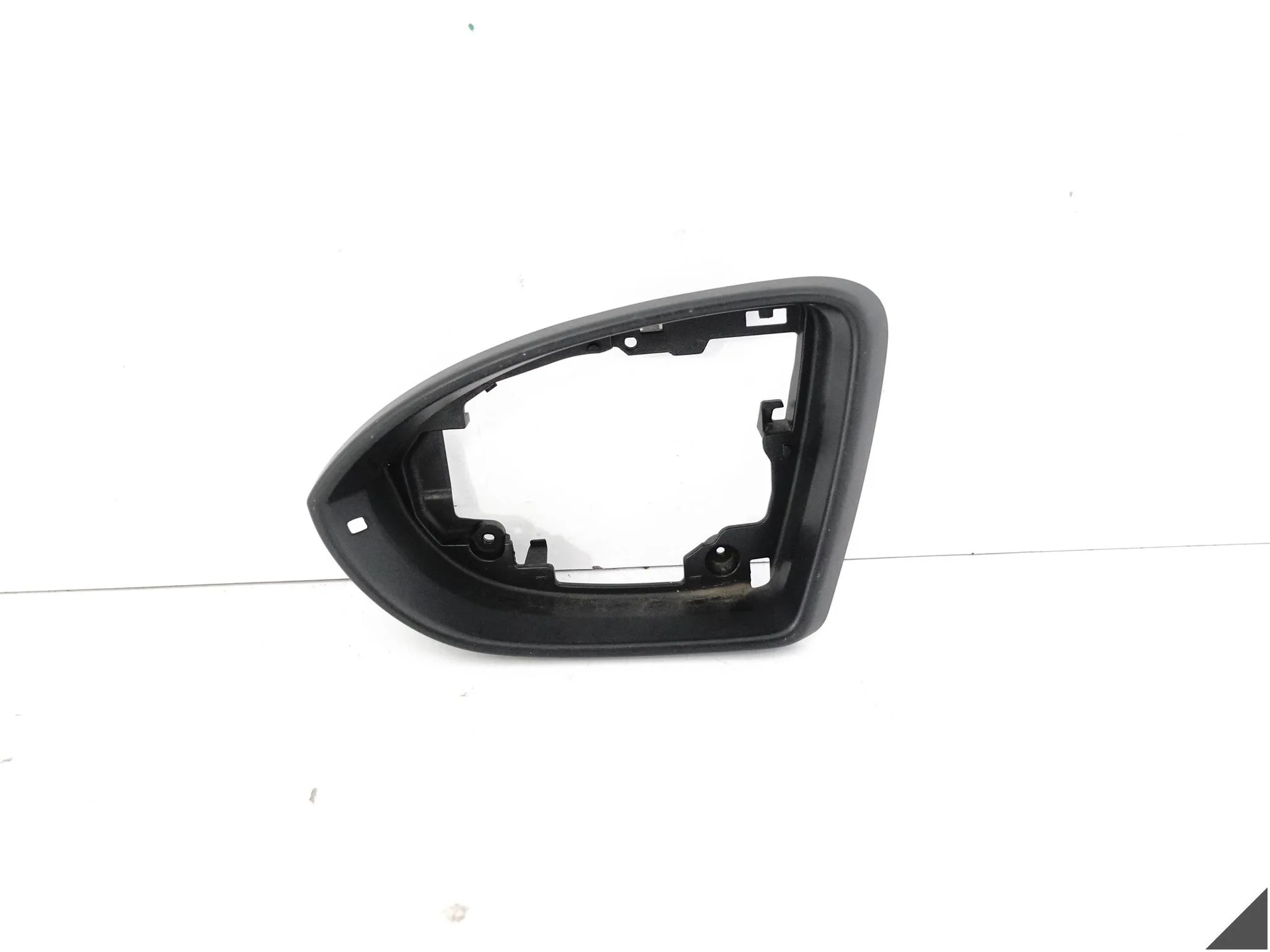 VW TOURAN III 3 5TA 15-23 GOLF SPORTSVAN 14-20 RAMKA OBUDOWA LUSTERKA LEWA VW TOURAN III 3 5TA 15-23 GOLF SPORTSVAN 14-20 RAMKA OBUDOWA LUSTERKA LEWA