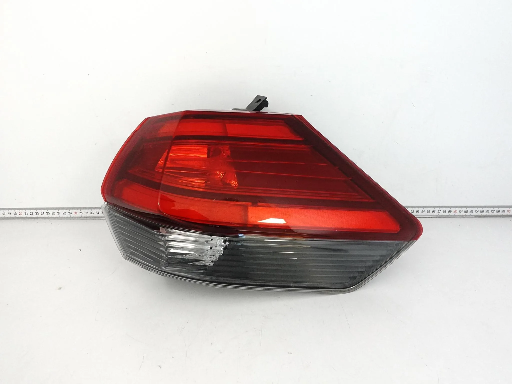 NISSAN X-TRAIL III 3 T32 LIFT 17-21 LAMPA LED PRAWA TYŁ EUROPA NISSAN X-TRAIL III 3 T32 LIFT 17-21 LAMPA LED PRAWA TYŁ EUROPA