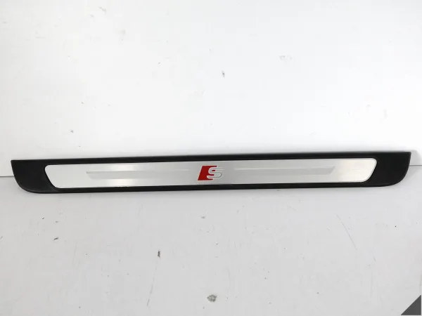 AUDI A3 S3 8Y0 Q4 E-TRON 89A S-LINE LISTWA NAKŁADKA LED NA PRÓG PRZÓD L = R AUDI A3 S3 8Y0 Q4 E-TRON 89A S-LINE LISTWA NAKŁADKA LED NA PRÓG PRZÓD L = R
