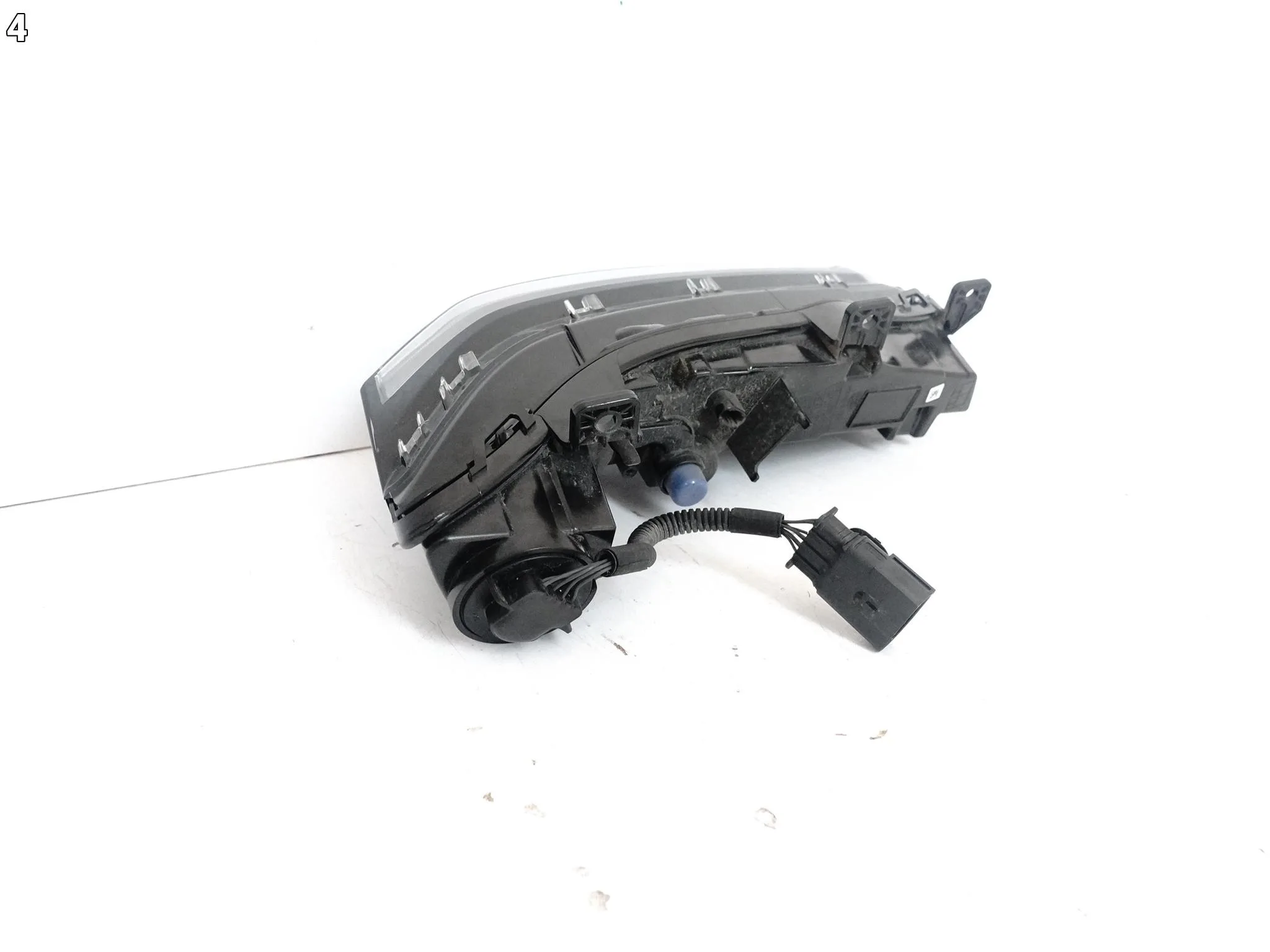 PEUGEOT 308 III 3 T10 P5 21-25 LAMPA LED DRL KIERUNKOWSKAZ PRAWY W ZDERZAK PEUGEOT 308 III 3 T10 P5 21-25 LAMPA LED DRL KIERUNKOWSKAZ PRAWY W ZDERZAK - obrazek 5